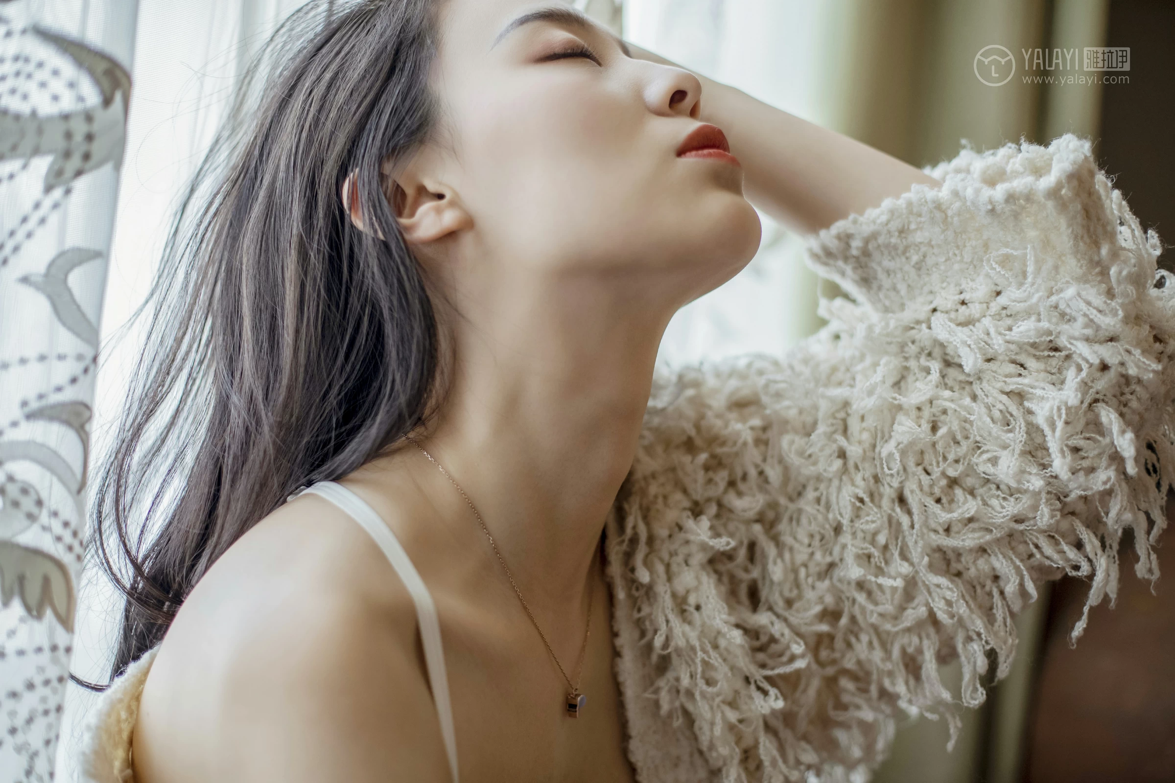 [YALAYI雅拉伊]No.281 你的样子 楚薇 米色睡衣加白色蕾丝内衣性感私房写真集第6张