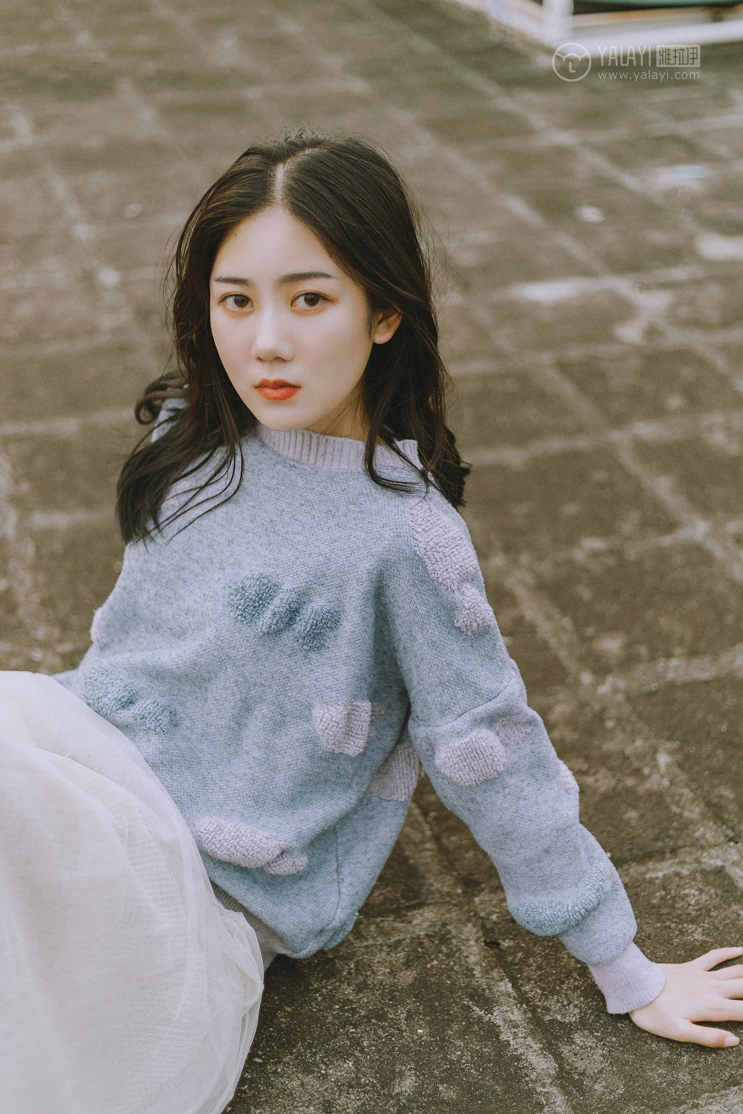 [YALAYI雅拉伊] No.274 芳华 喜儿 蓝色卫衣与白色透视短裙性感私房写真集第12张