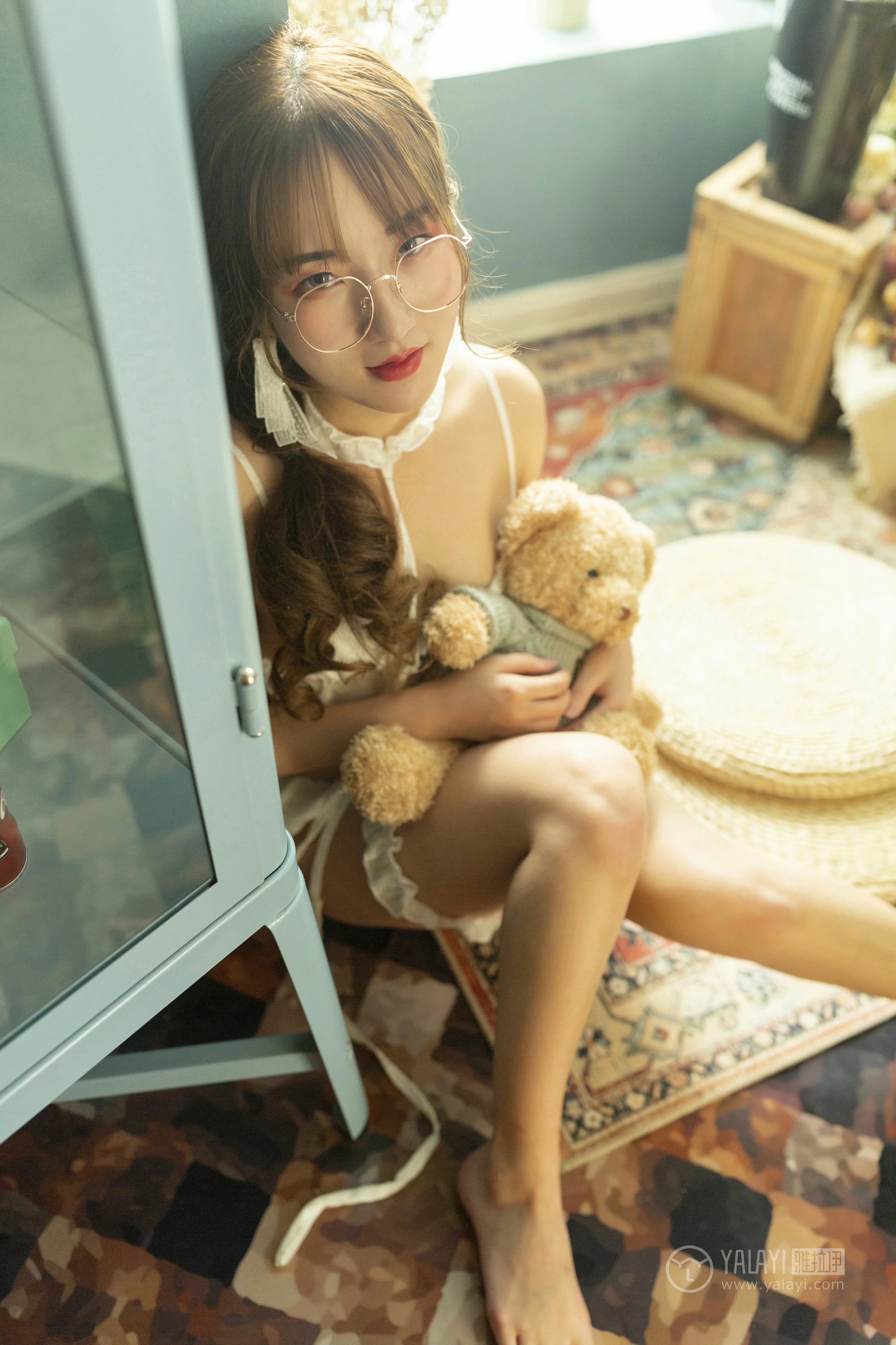 [YALAYI雅拉伊]No.298 老师的假日 顾盼兮 白色情趣内衣性感私房写真集第5张