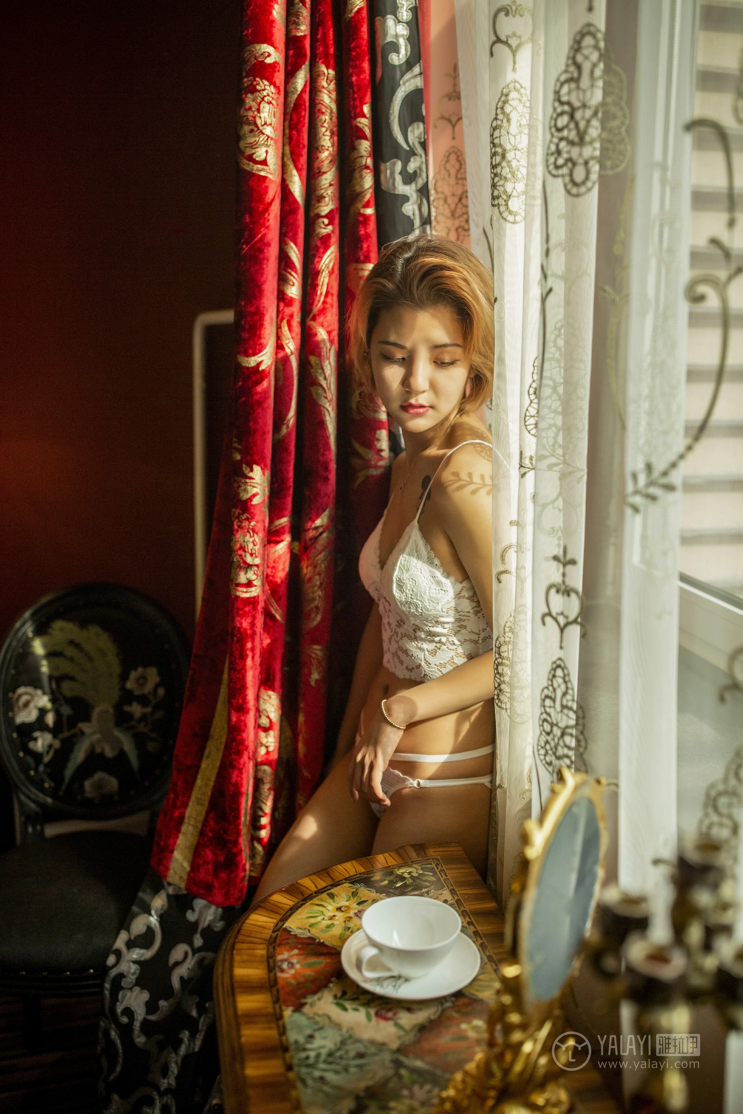 [YALAYI雅拉伊]No.300 一笑千斤 米奇 白色蕾丝镂空内衣性感私房写真集第3张