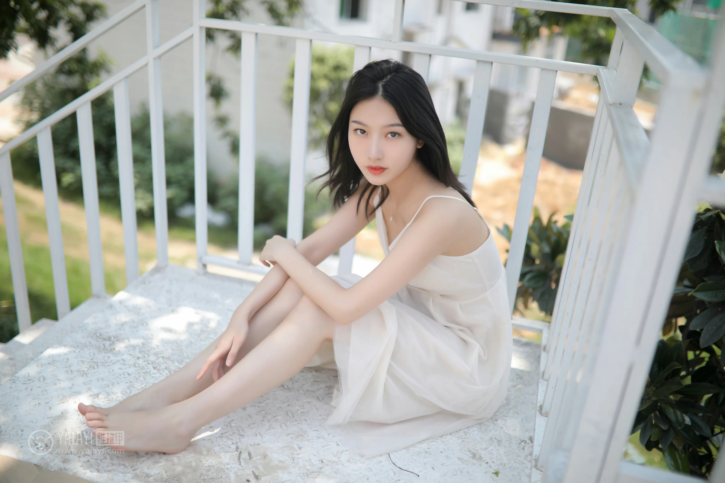 [YALAYI雅拉伊]No.310 听风 白璐 仙气飘飘 白色吊带连衣裙性感私房写真集第3张