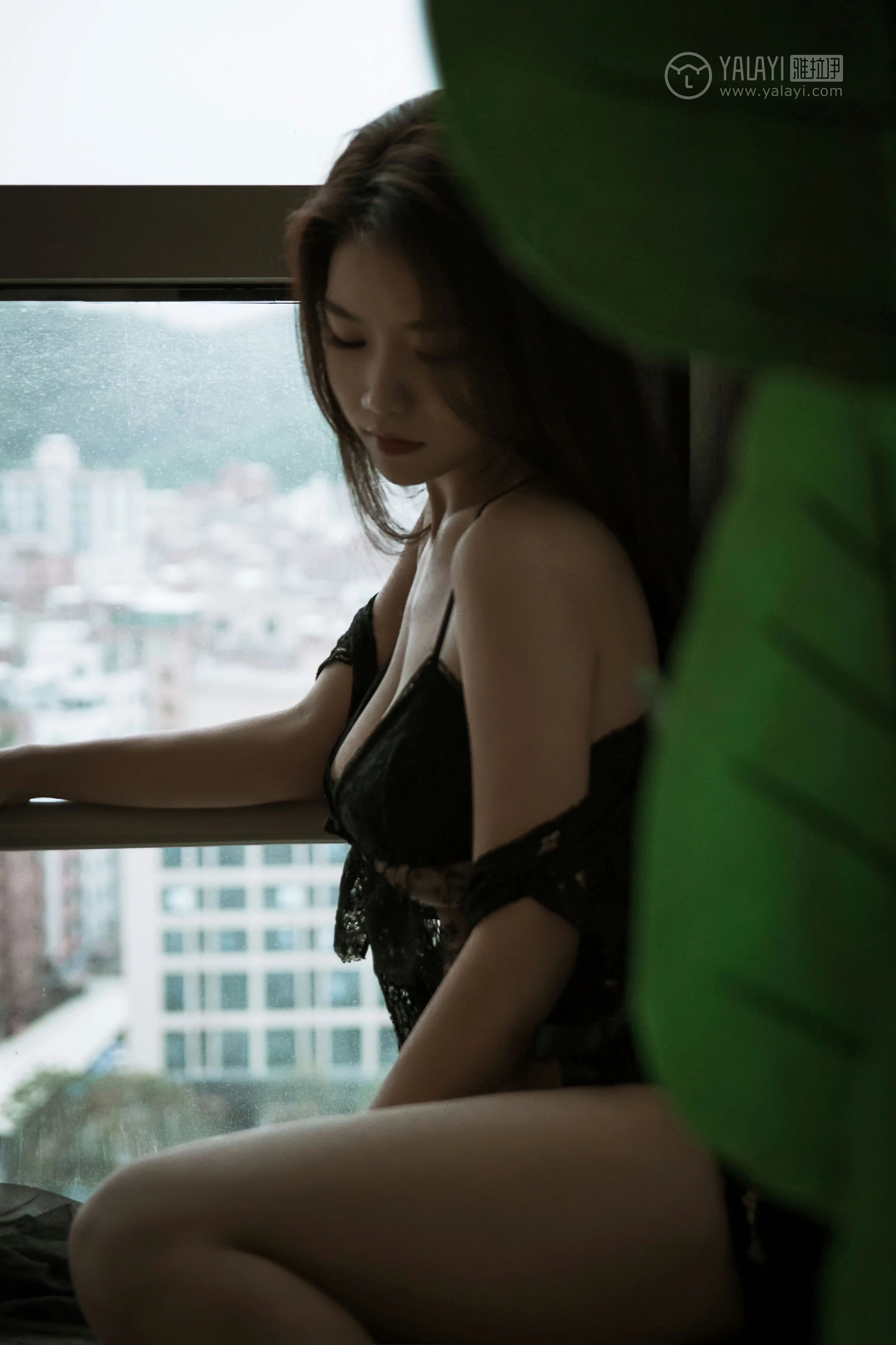 [YALAYI雅拉伊]No.331 醉红颜 慧儿 黑色镂空睡衣裙加透视情趣内衣性感私房写真集第8张