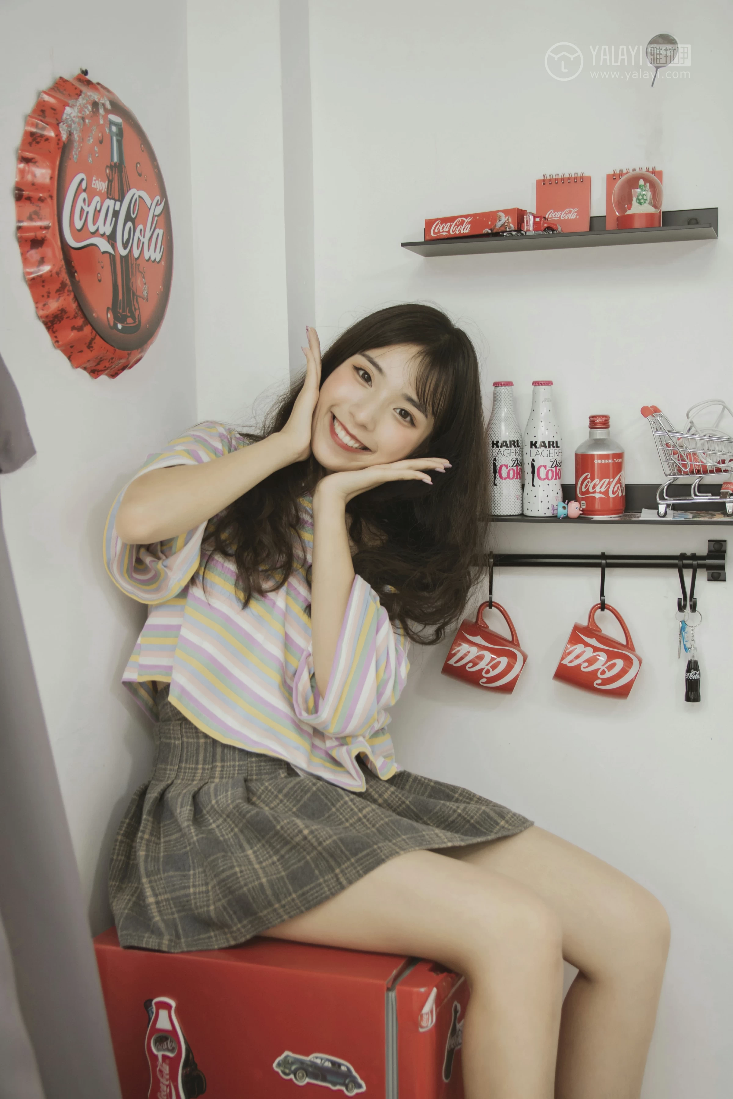 [YALAYI雅拉伊]No.340 氧气女孩 阿橙 条纹短袖加灰色短裙清纯可爱私房写真集第7张