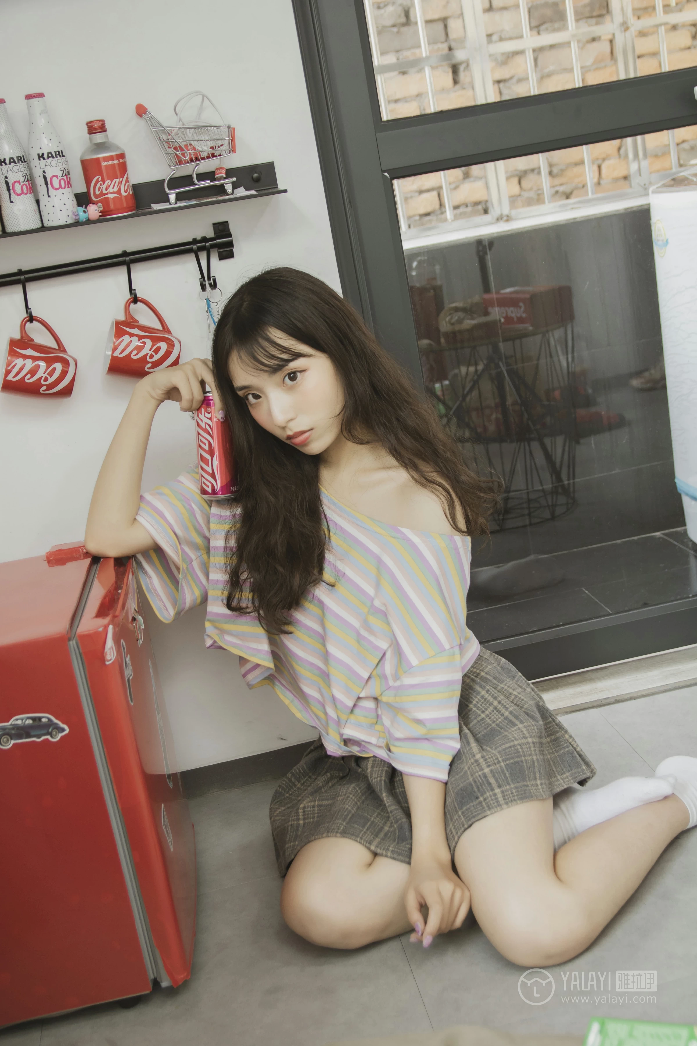 [YALAYI雅拉伊]No.340 氧气女孩 阿橙 条纹短袖加灰色短裙清纯可爱私房写真集第8张