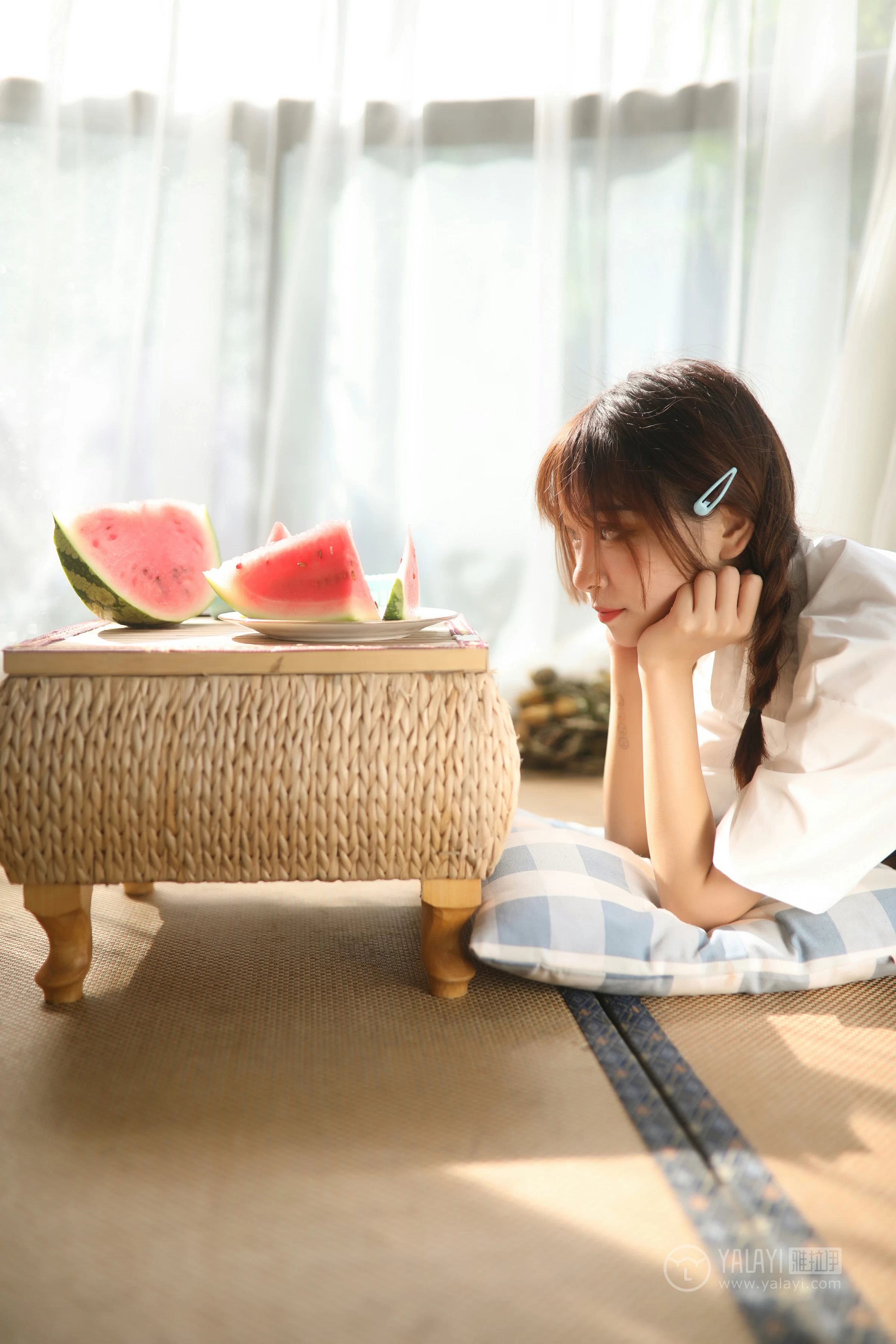 [YALAYI雅拉伊]No.342 与她的夏日恋爱 暄暄 白色衬衫加黑色短裙清纯可爱私房写真集第8张