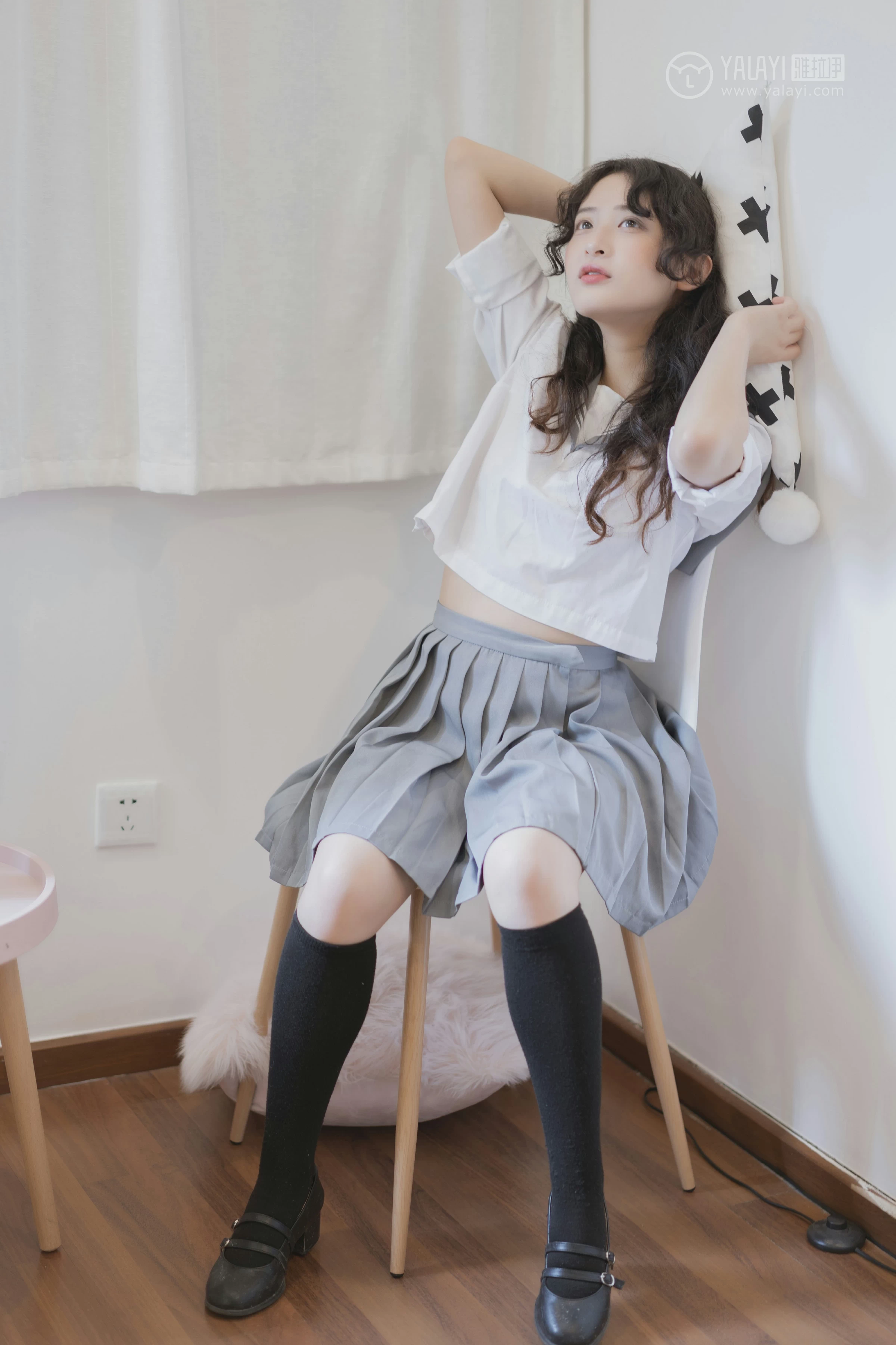 [YALAYI雅拉伊]No.349 清纯学生妹 西子 高中女生制服与短裙性感私房写真集第8张