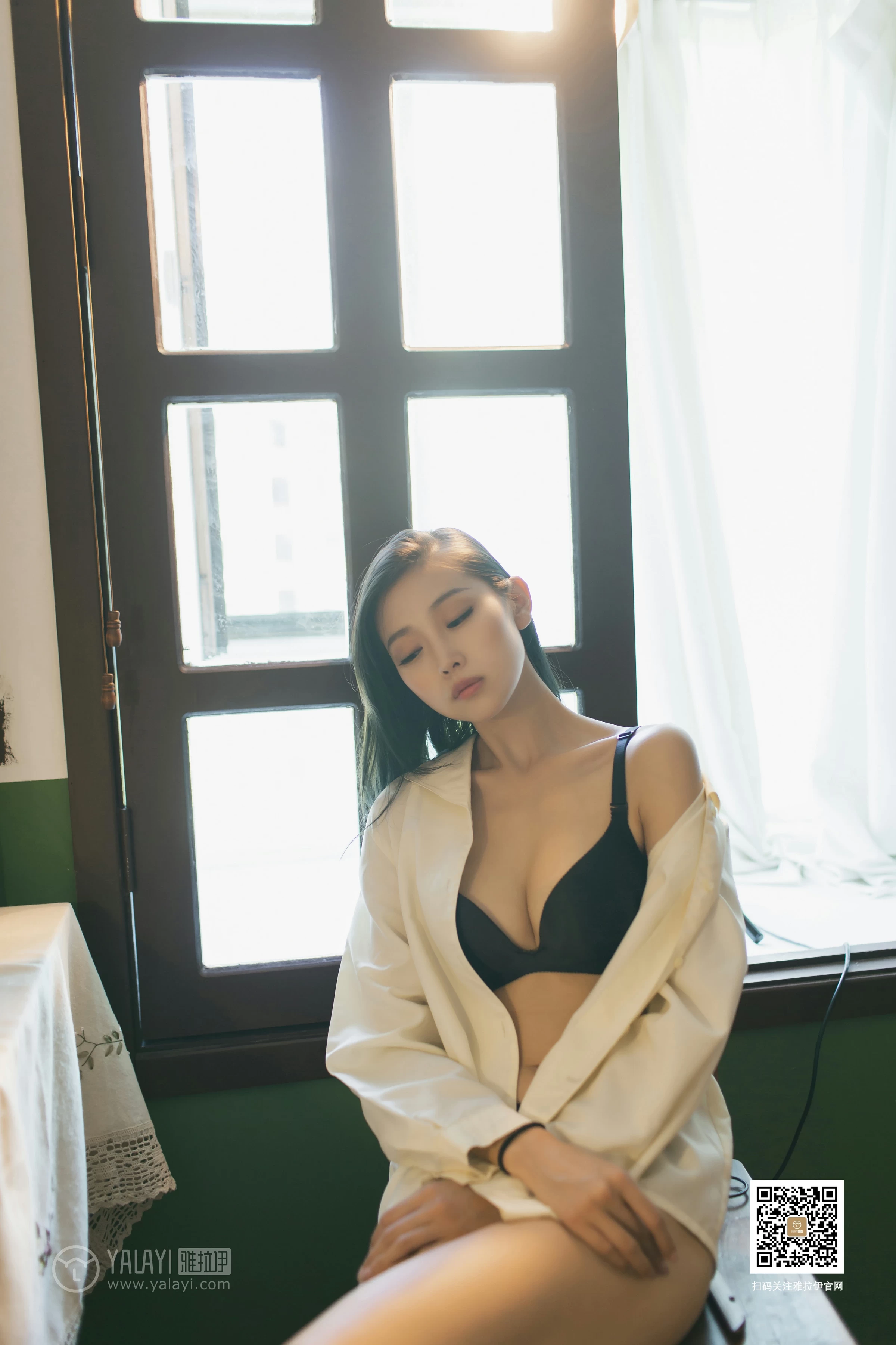 [YALAYI雅拉伊]No.368 梦醒时分 图雅 黑色透视情趣睡衣加红色蕾丝内衣性感私房写真集第4张