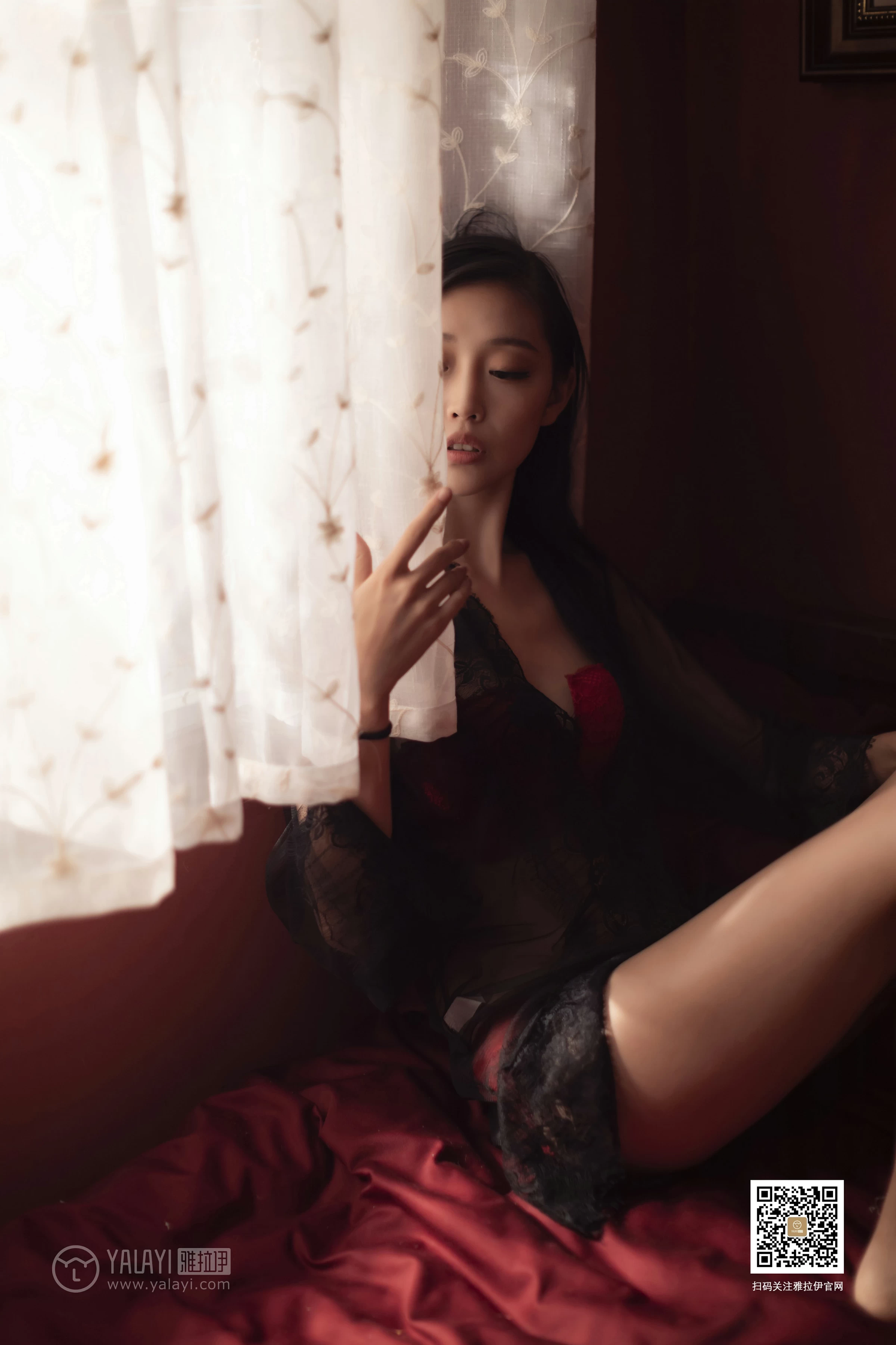 [YALAYI雅拉伊]No.368 梦醒时分 图雅 黑色透视情趣睡衣加红色蕾丝内衣性感私房写真集第13张