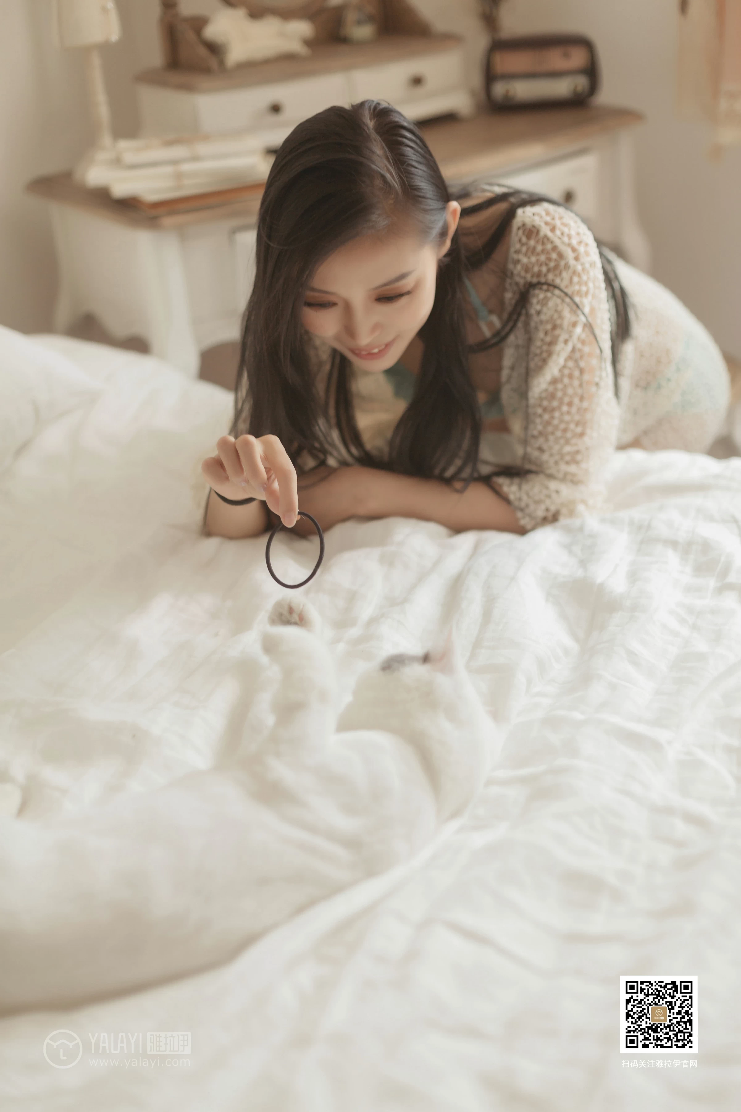 [YALAYI雅拉伊]No.375 轻抚你 图雅 白色情趣镂空睡衣加性感内衣私房写真集第6张