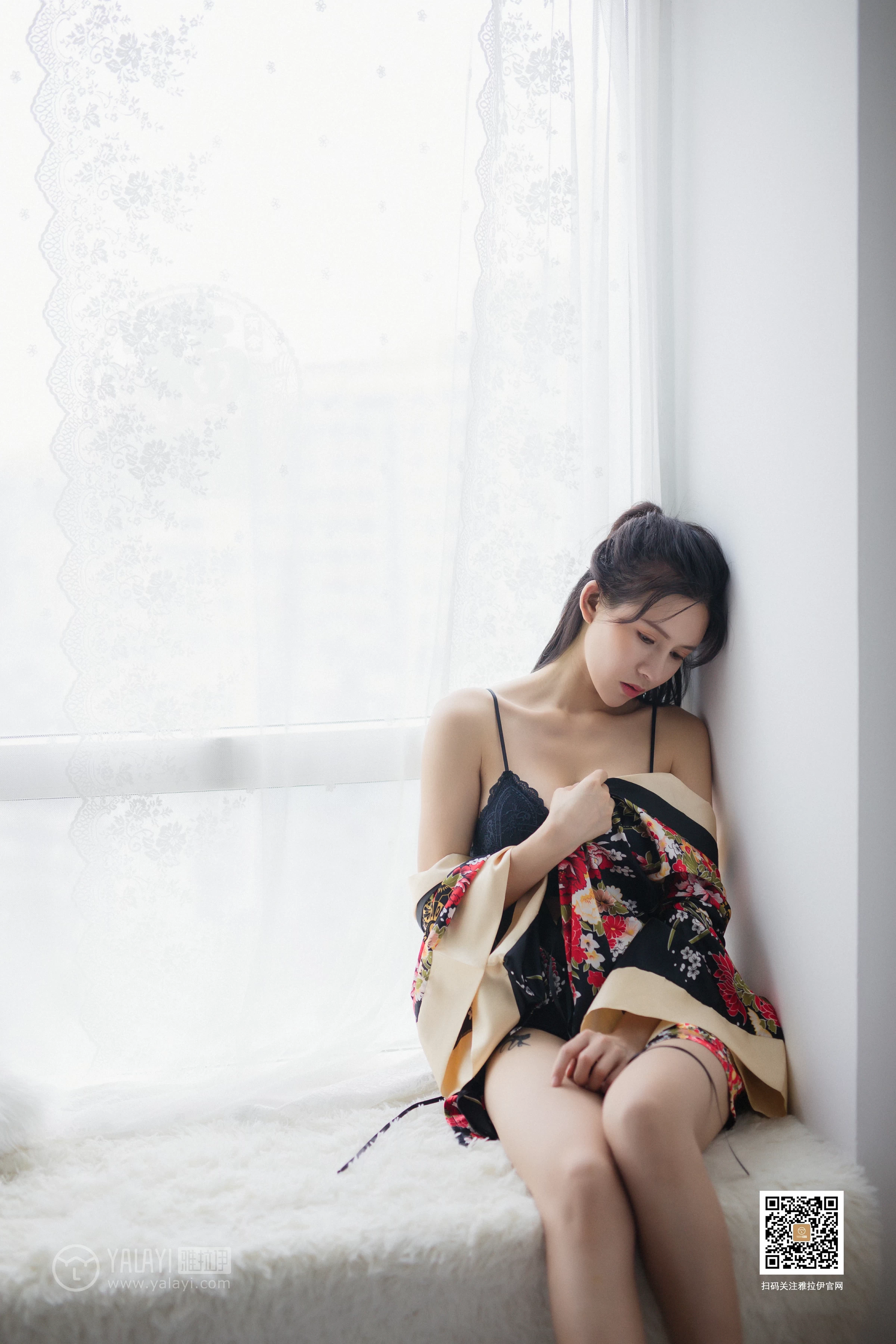 [YALAYI雅拉伊]No.383 瑶瑶 黑色睡衣加黑色蕾丝内衣性感私房写真集第9张