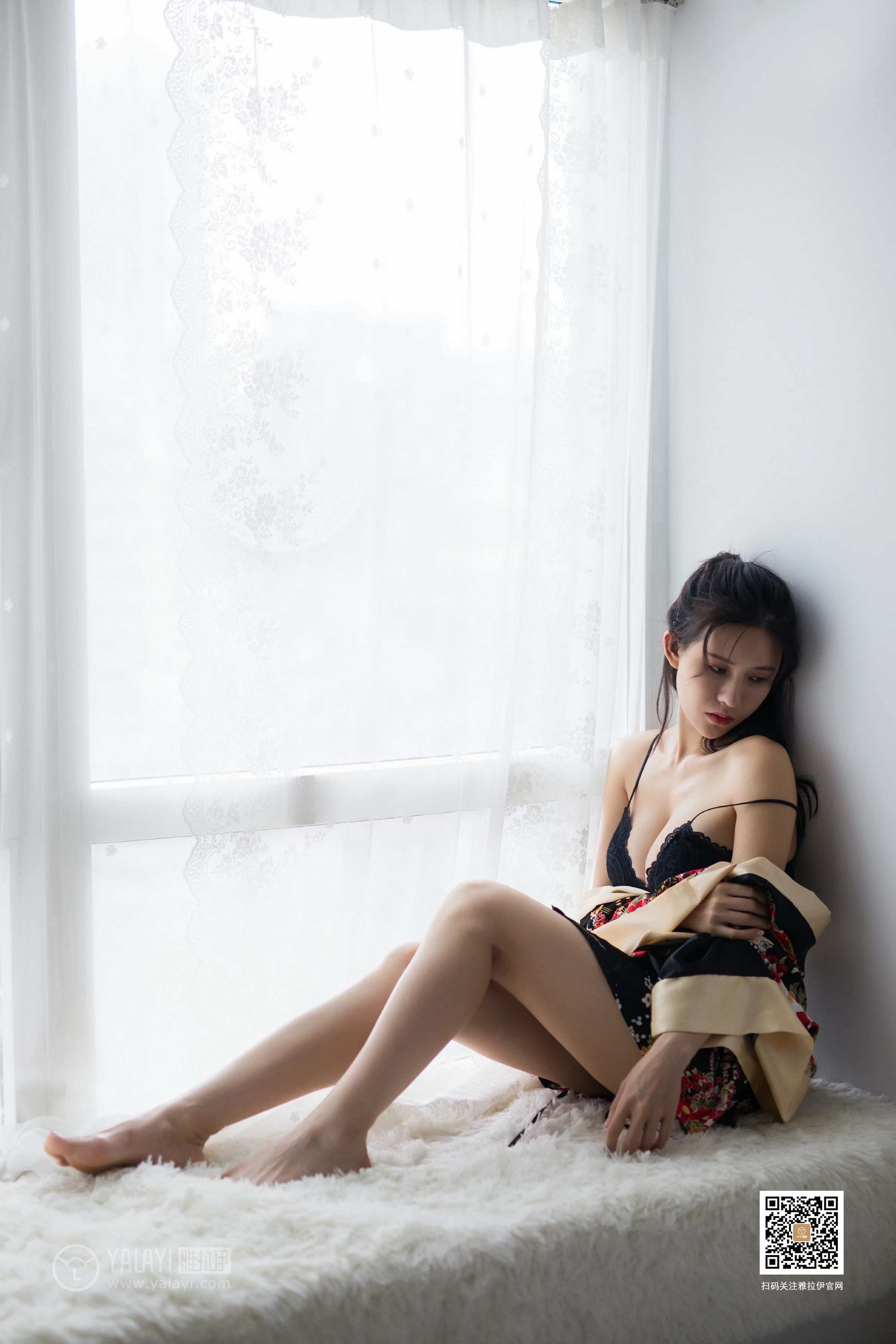 [YALAYI雅拉伊]No.383 瑶瑶 黑色睡衣加黑色蕾丝内衣性感私房写真集第11张