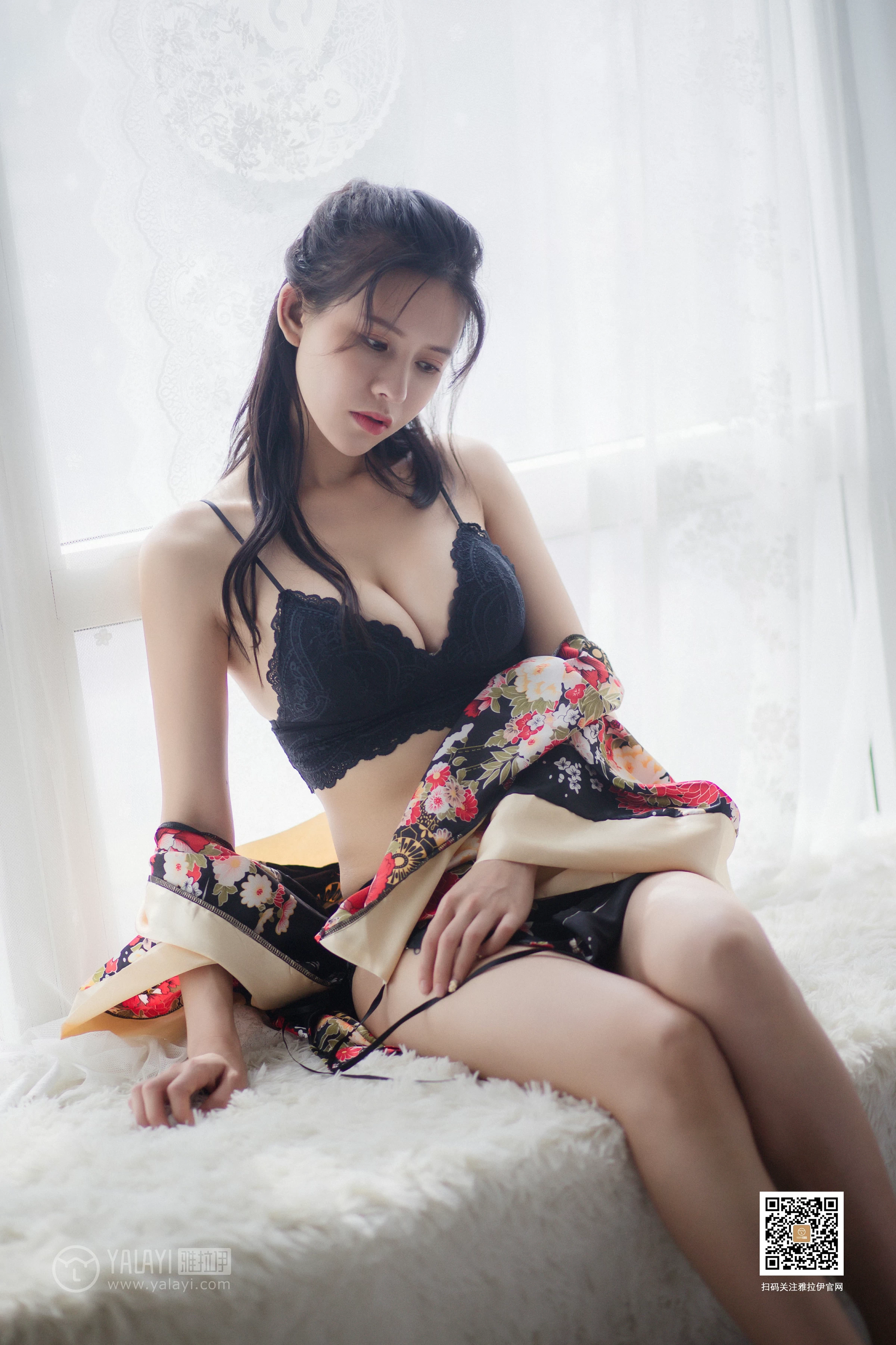 [YALAYI雅拉伊]No.383 瑶瑶 黑色睡衣加黑色蕾丝内衣性感私房写真集第13张