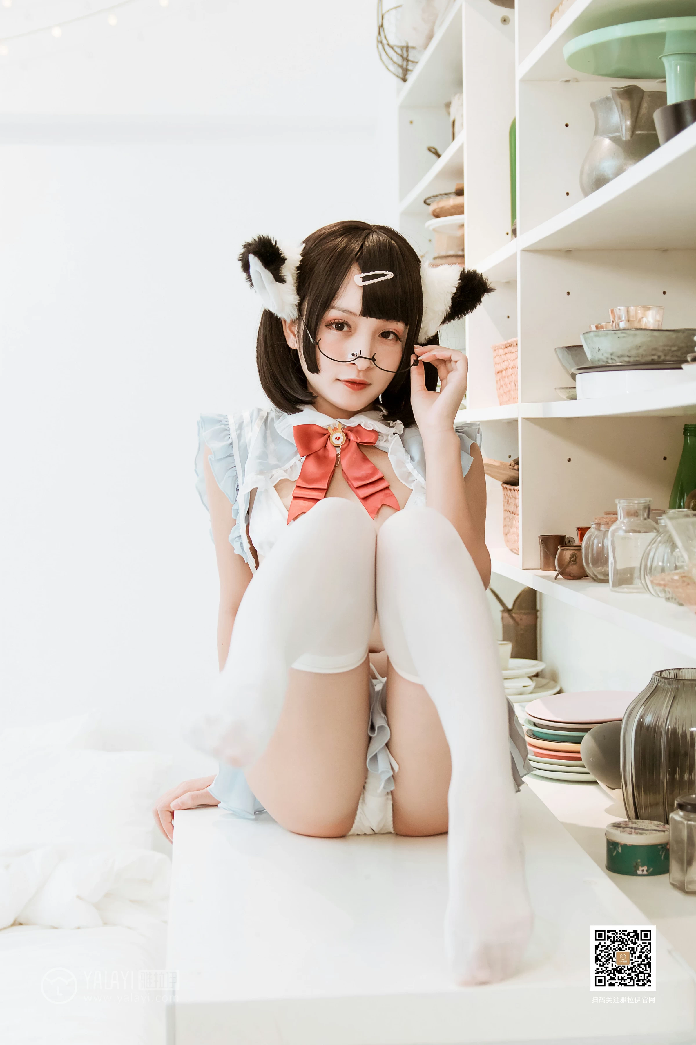 [YALAYI雅拉伊]No.384 爱丽丝 艾丽 情趣制服内衣加白色丝袜美腿性感私房写真集第6张