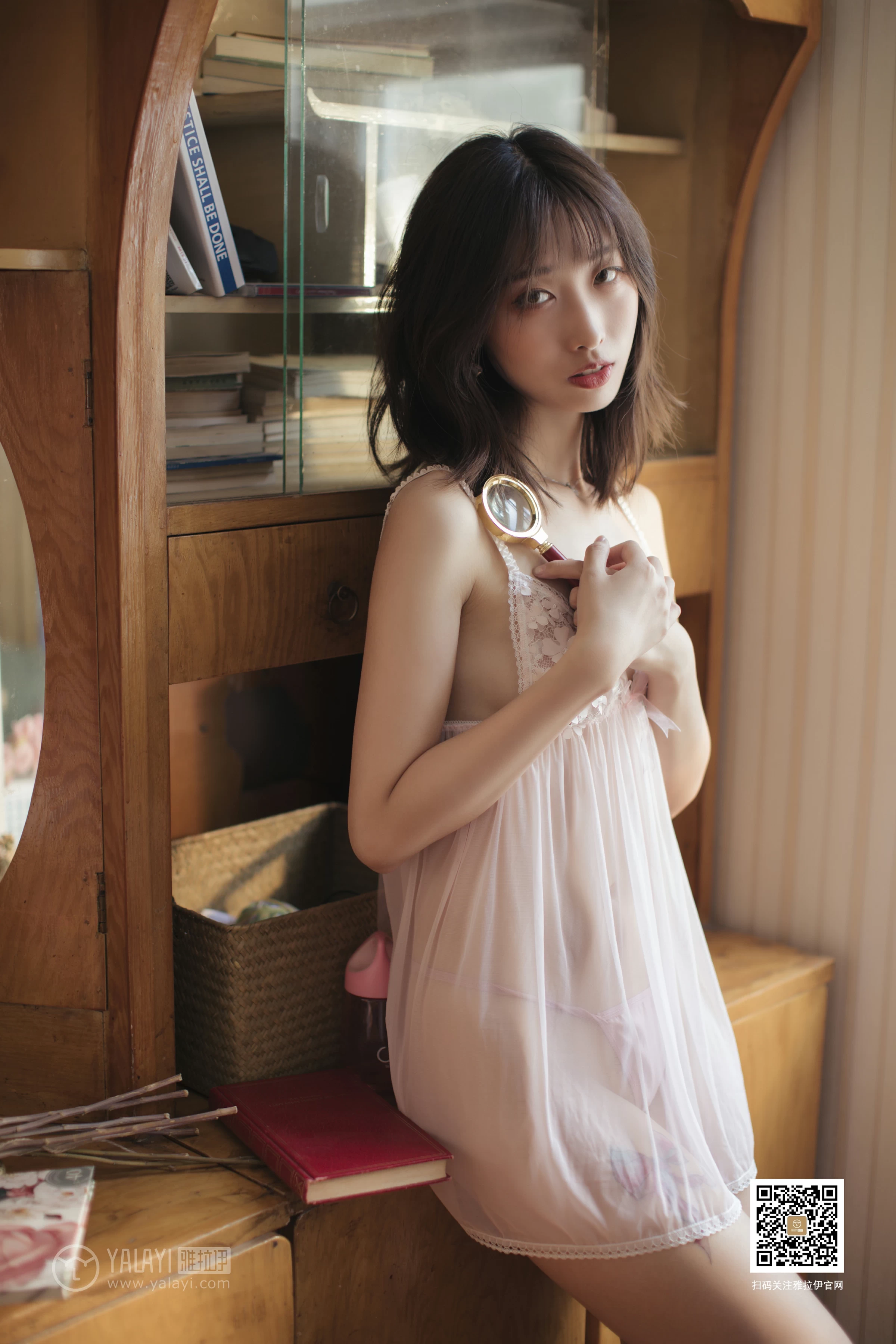 [YALAYI雅拉伊]No.388 闺房记乐 佳佳 粉色透视吊带睡衣裙性感私房写真集第17张