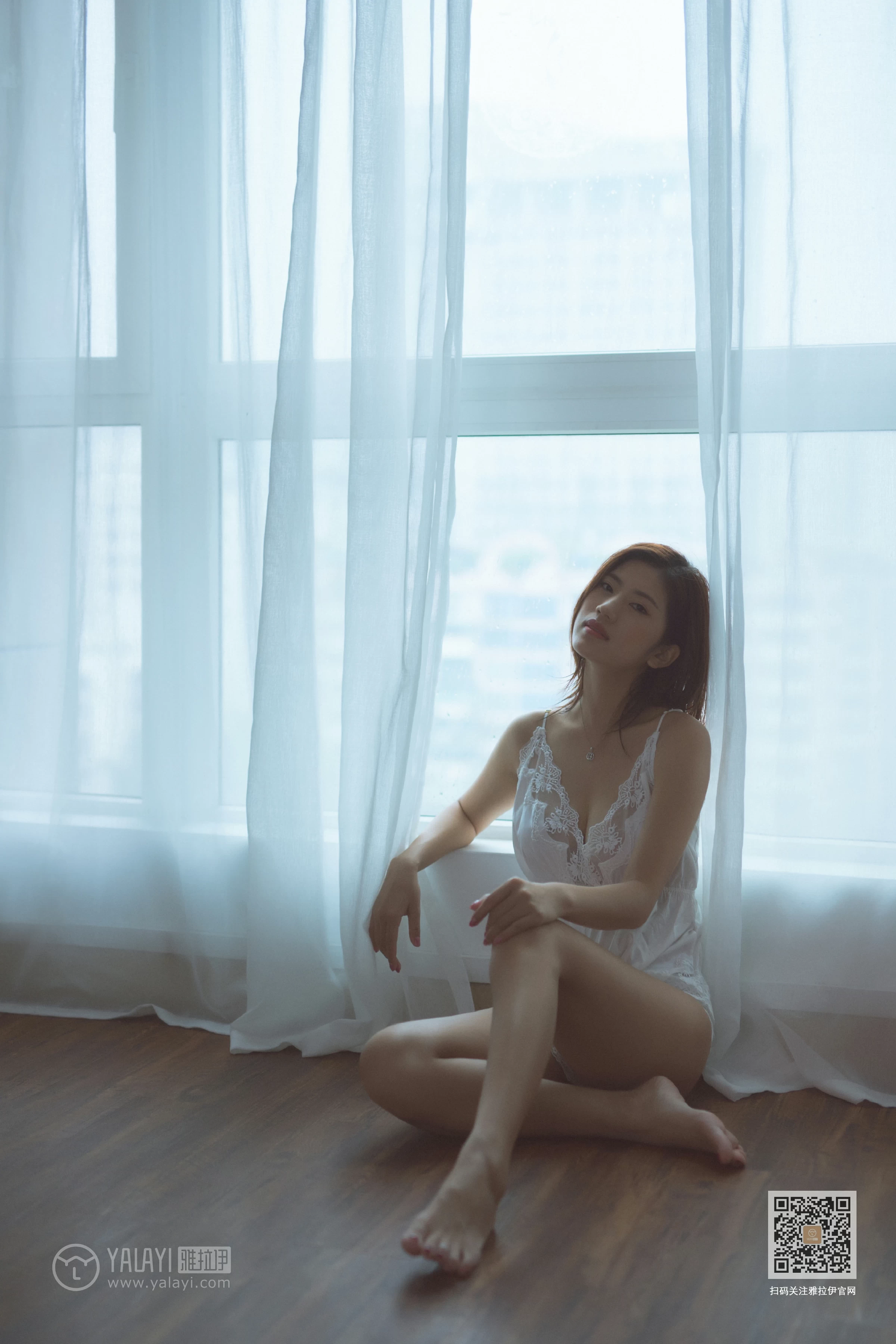 [YALAYI雅拉伊]No.397 念念又不忘 小小 白色吊带蕾丝睡衣性感私房写真集第5张