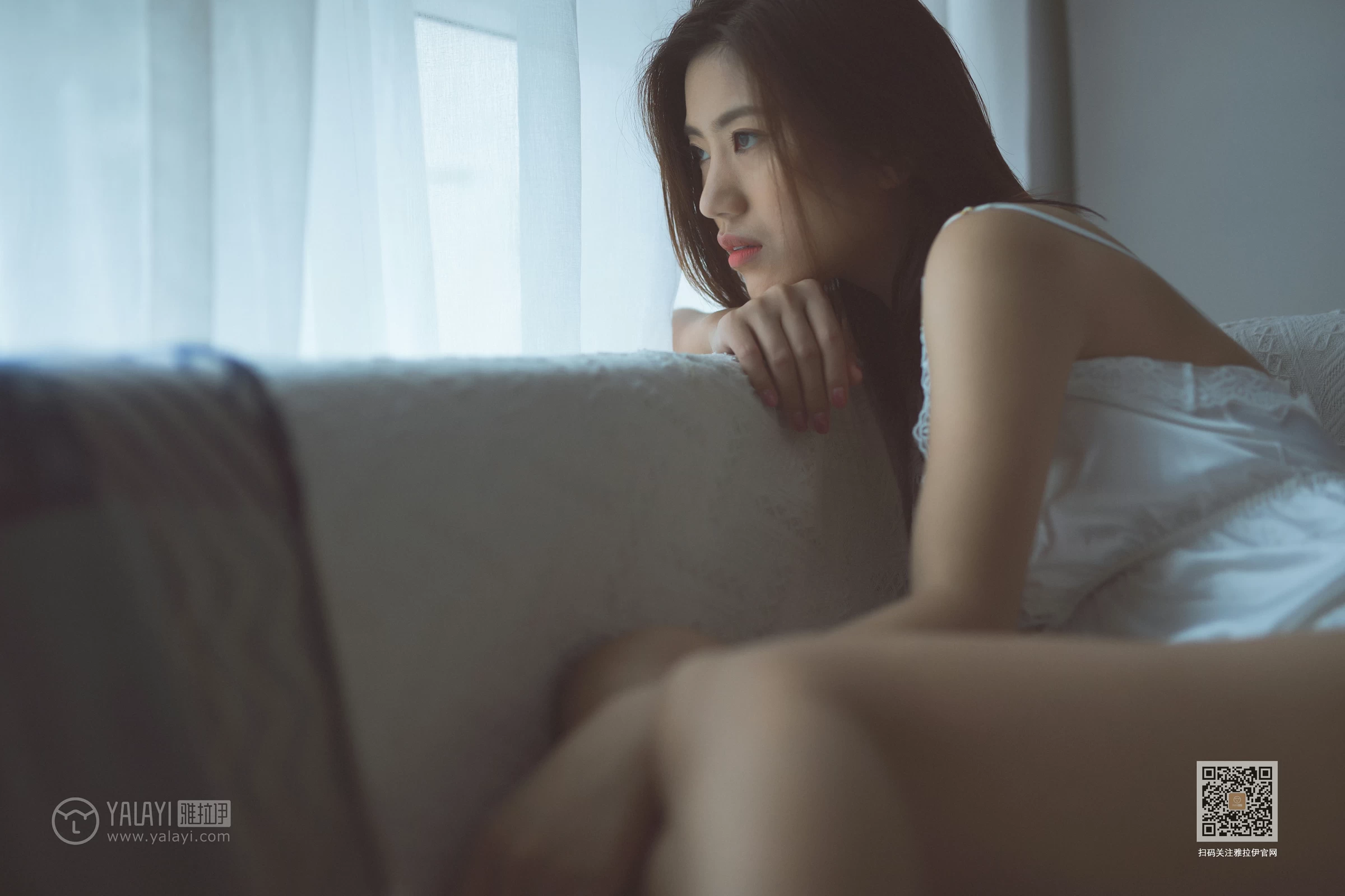 [YALAYI雅拉伊]No.397 念念又不忘 小小 白色吊带蕾丝睡衣性感私房写真集第12张