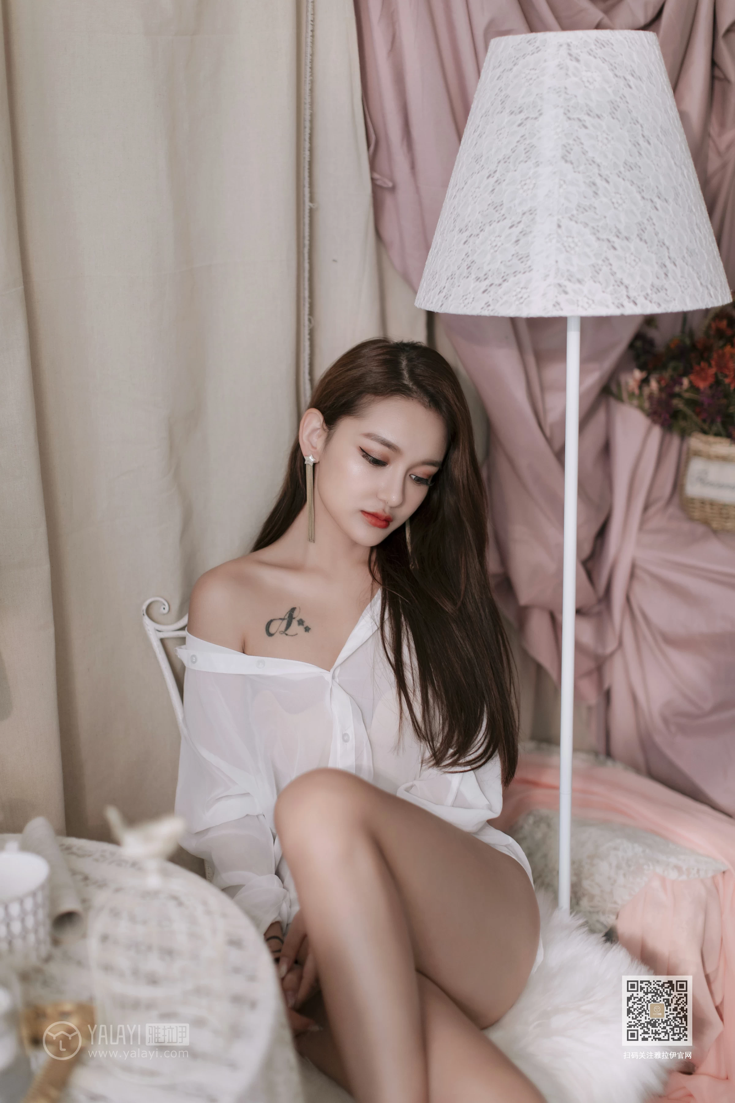 [YALAYI雅拉伊]No.398 如雪如霜 刘子炀 白色透视衬衫居家性感私房写真集第13张