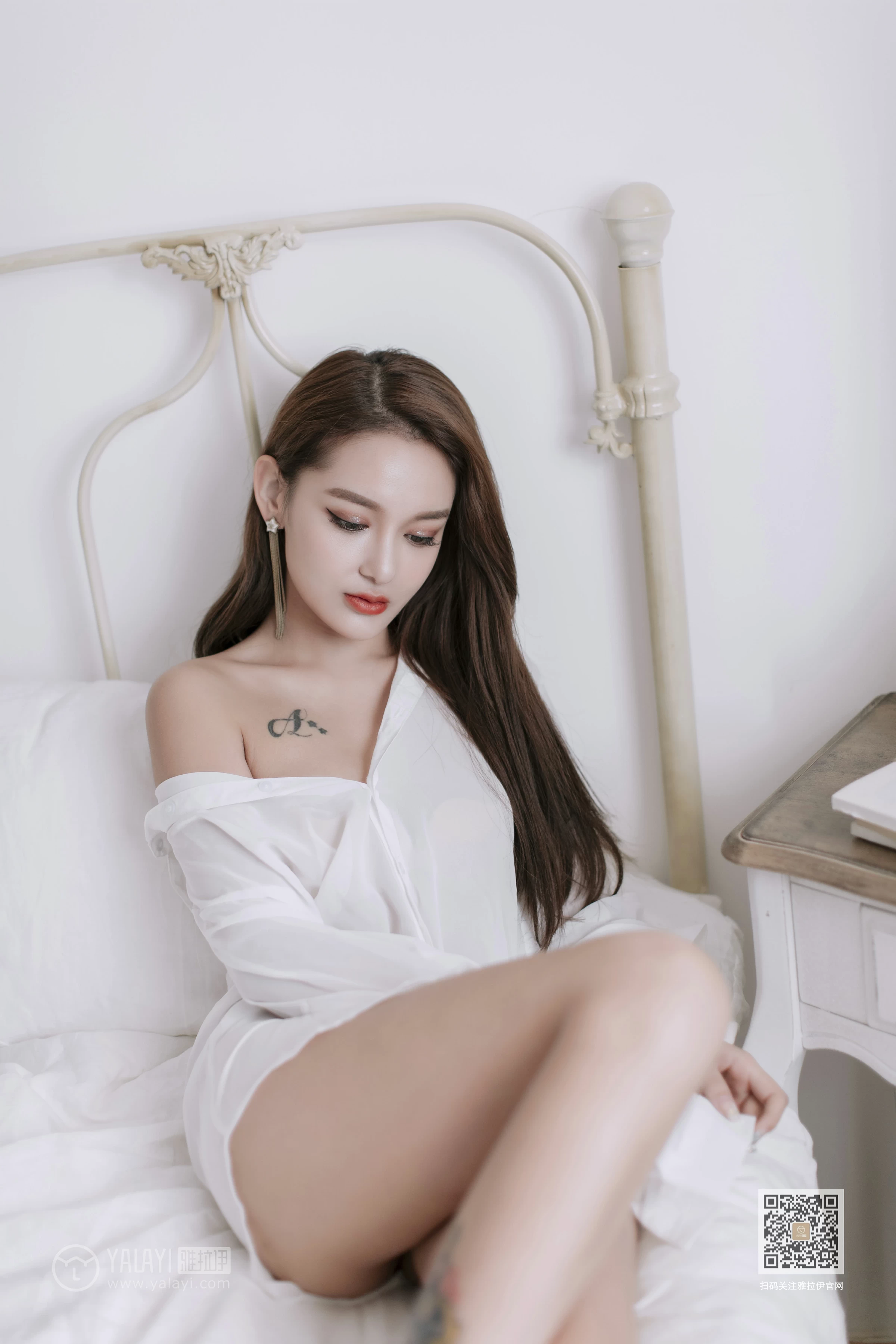 [YALAYI雅拉伊]No.398 如雪如霜 刘子炀 白色透视衬衫居家性感私房写真集第14张