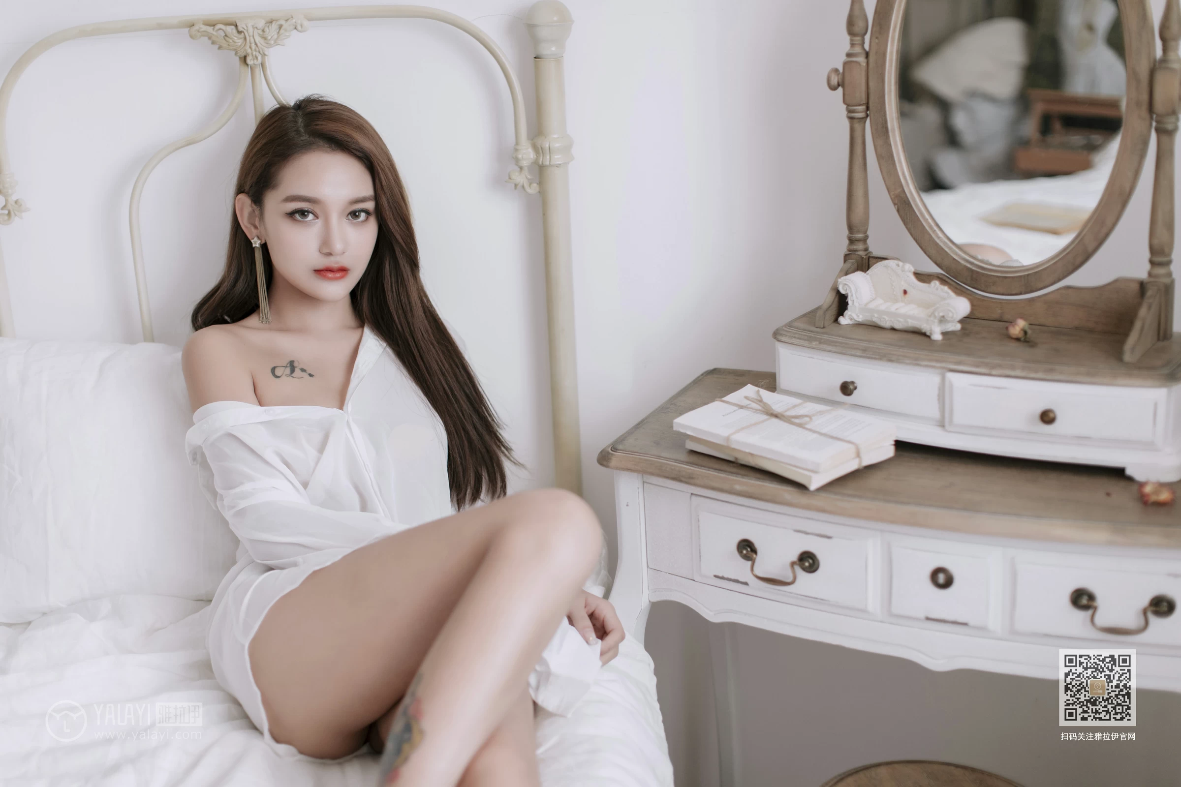 [YALAYI雅拉伊]No.398 如雪如霜 刘子炀 白色透视衬衫居家性感私房写真集第15张