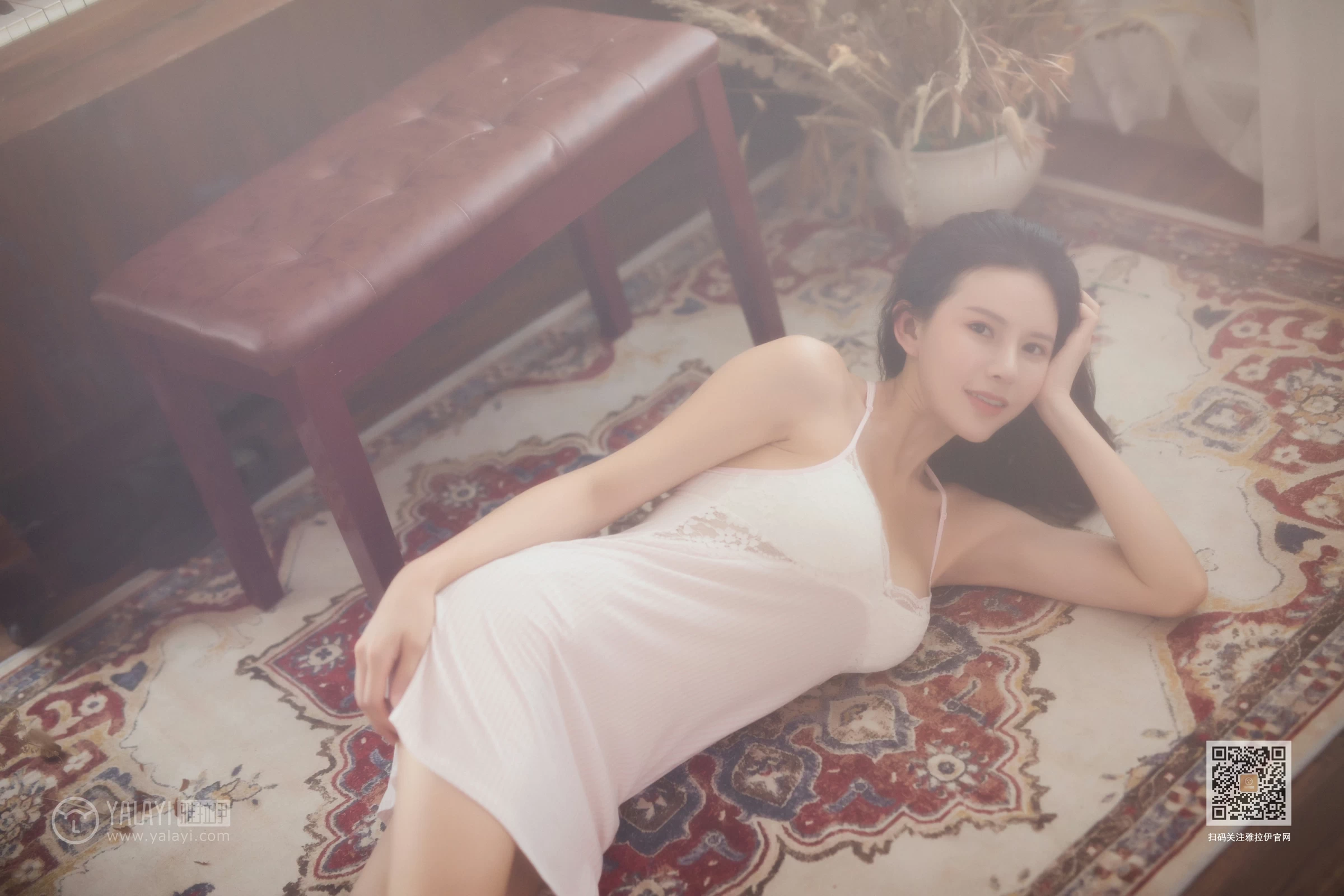 [YALAYI雅拉伊]No.400 想念你 瑶瑶 白色吊带蕾丝睡衣裙居家性感私房写真集第12张