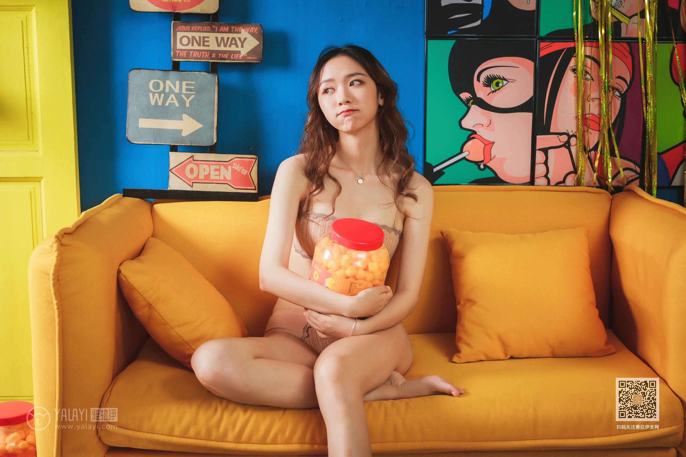 [YALAYI雅拉伊]Vol.403 我的野蛮女友 晓琳 粉色性感内衣居家私房写真集第11张