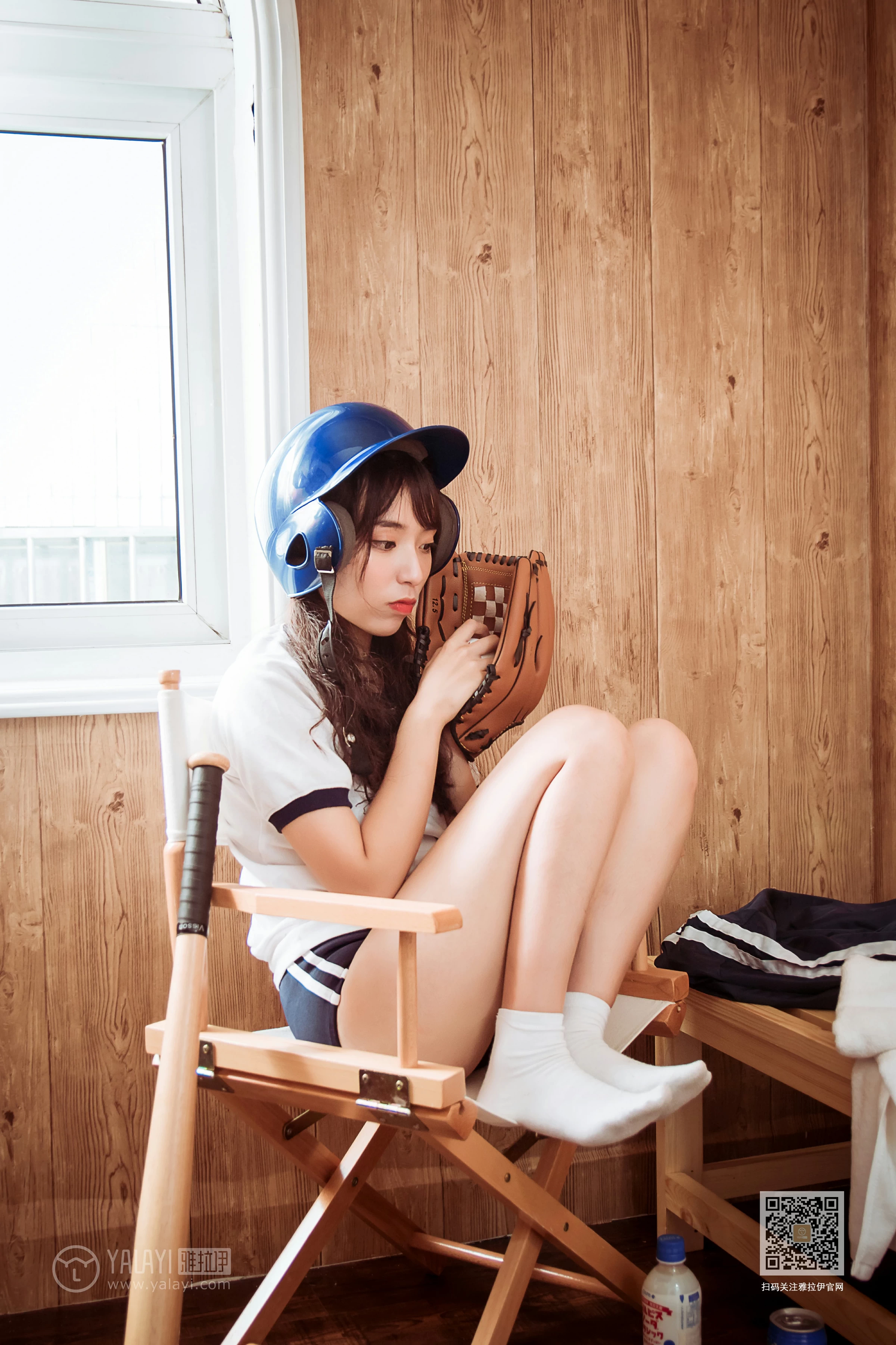 [YALAYI雅拉伊]Vol.407 美女棒球手 阿橙 白色短袖加蓝色短裤性感私房写真集第12张