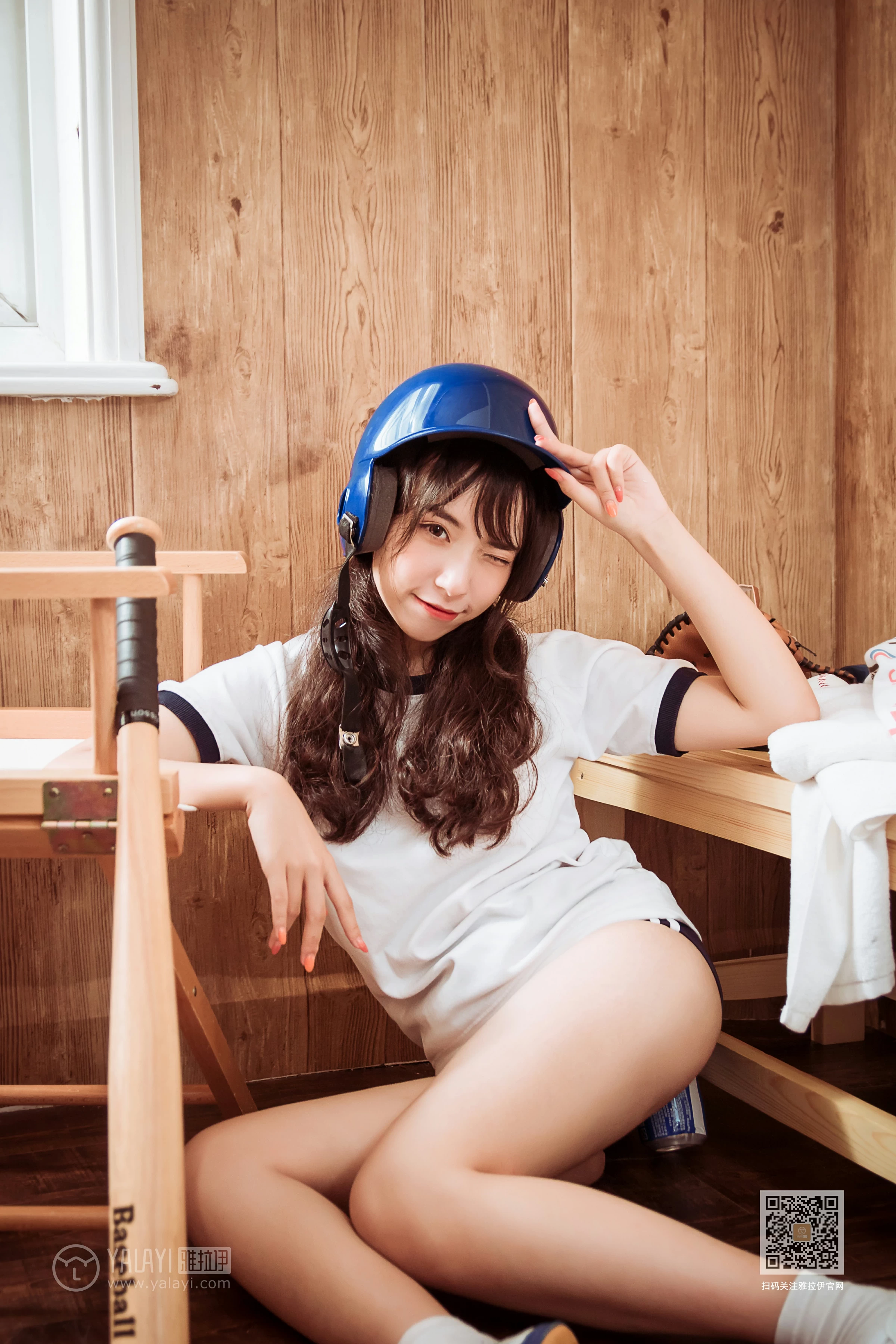 [YALAYI雅拉伊]Vol.407 美女棒球手 阿橙 白色短袖加蓝色短裤性感私房写真集第13张