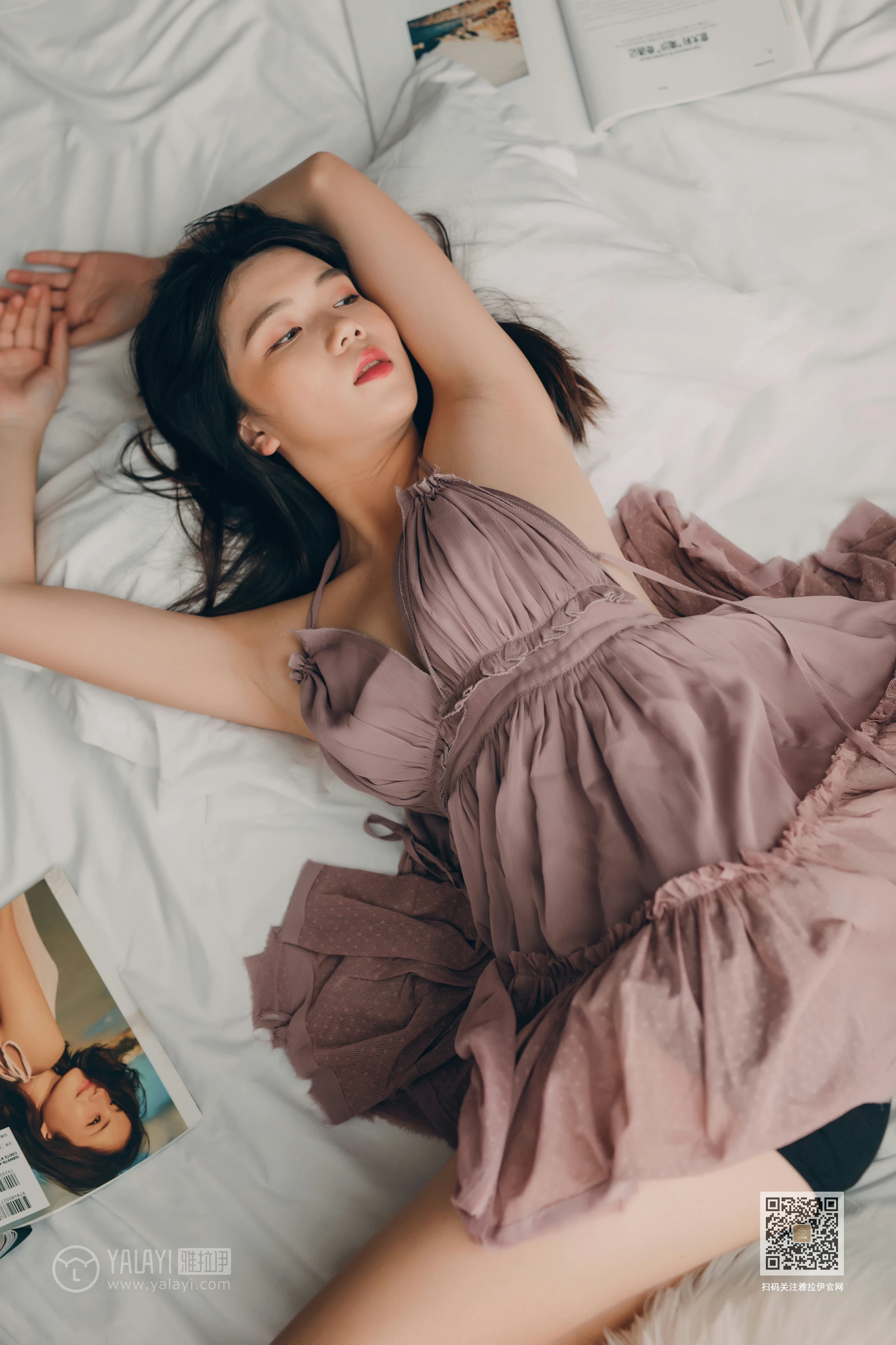 [YALAYI雅拉伊]Vol.414 缠绵 倪倪 棕色吊带睡衣裙居家性感私房写真集第9张