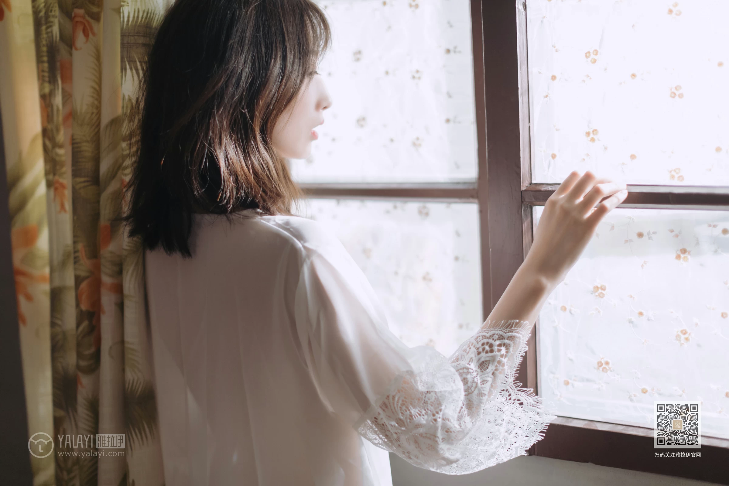 [YALAYI雅拉伊]Vol.427 寂寞心房 佳佳 白色透视蕾丝睡衣加情趣乳贴性感私房写真集第2张