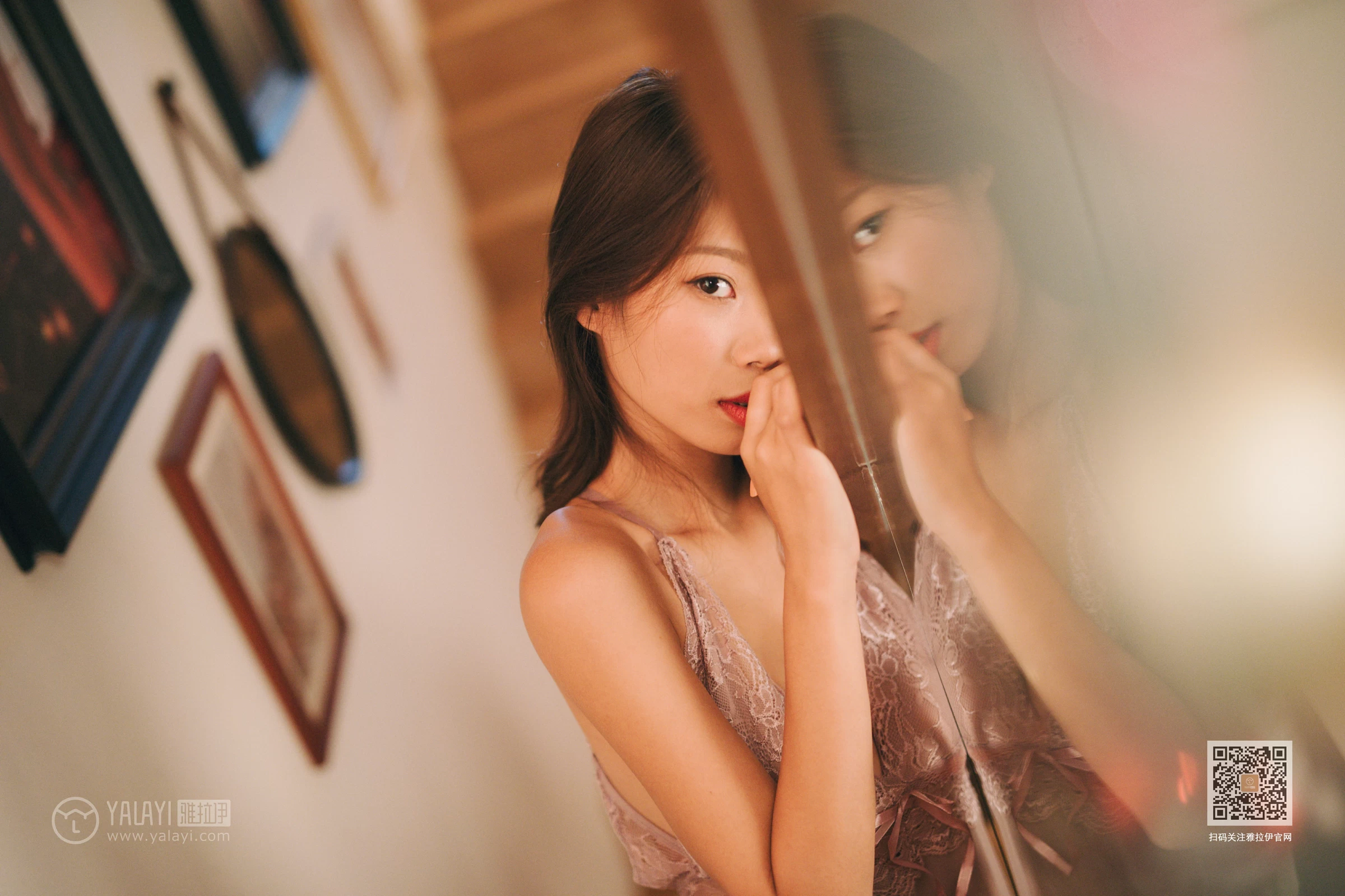 [YALAYI雅拉伊]Vol.509 楼梯间的偶遇 静初 粉色吊带蕾丝睡衣裙性感私房写真集第12张