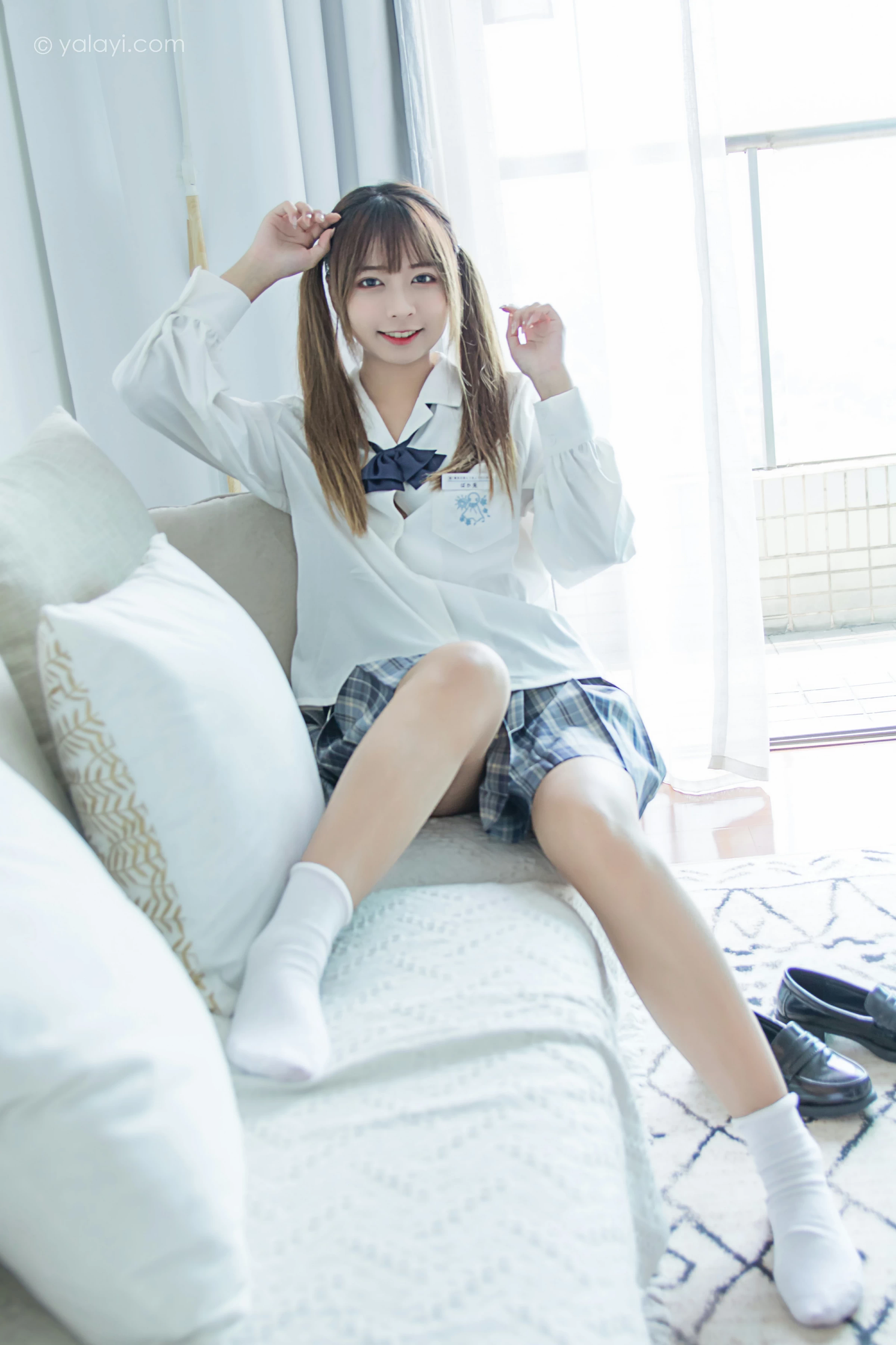 [YALAYI雅拉伊]NO.667 《有我超甜》 阿禾 白色JK制服加格子短裙私房写真集第7张