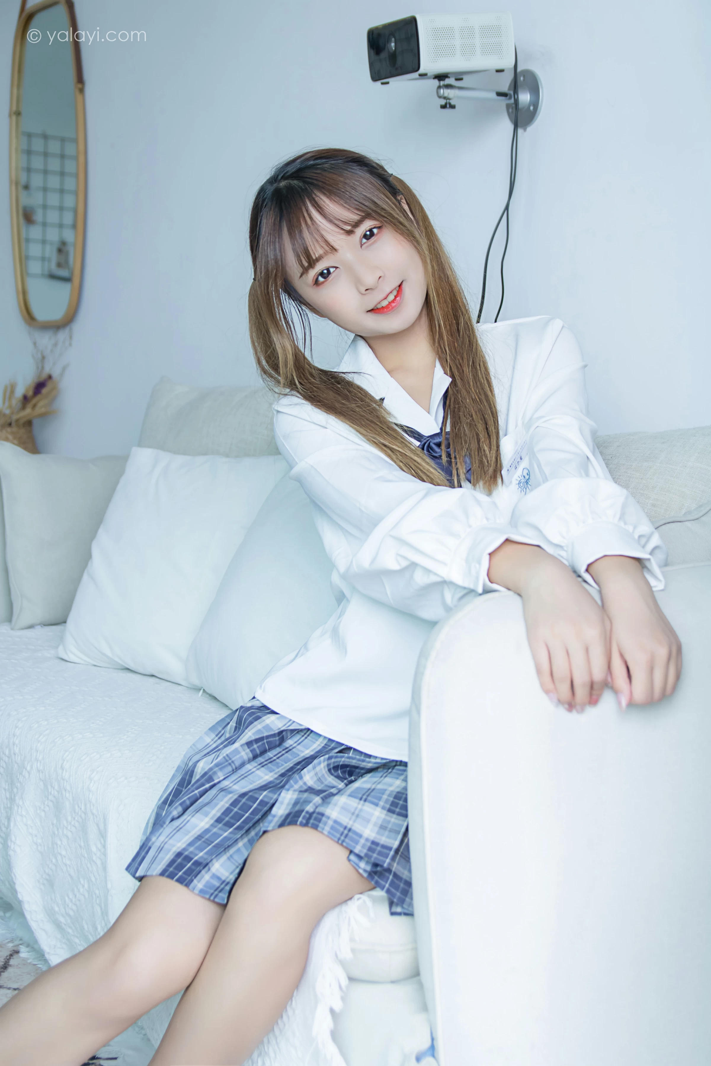 [YALAYI雅拉伊]NO.667 《有我超甜》 阿禾 白色JK制服加格子短裙私房写真集第15张