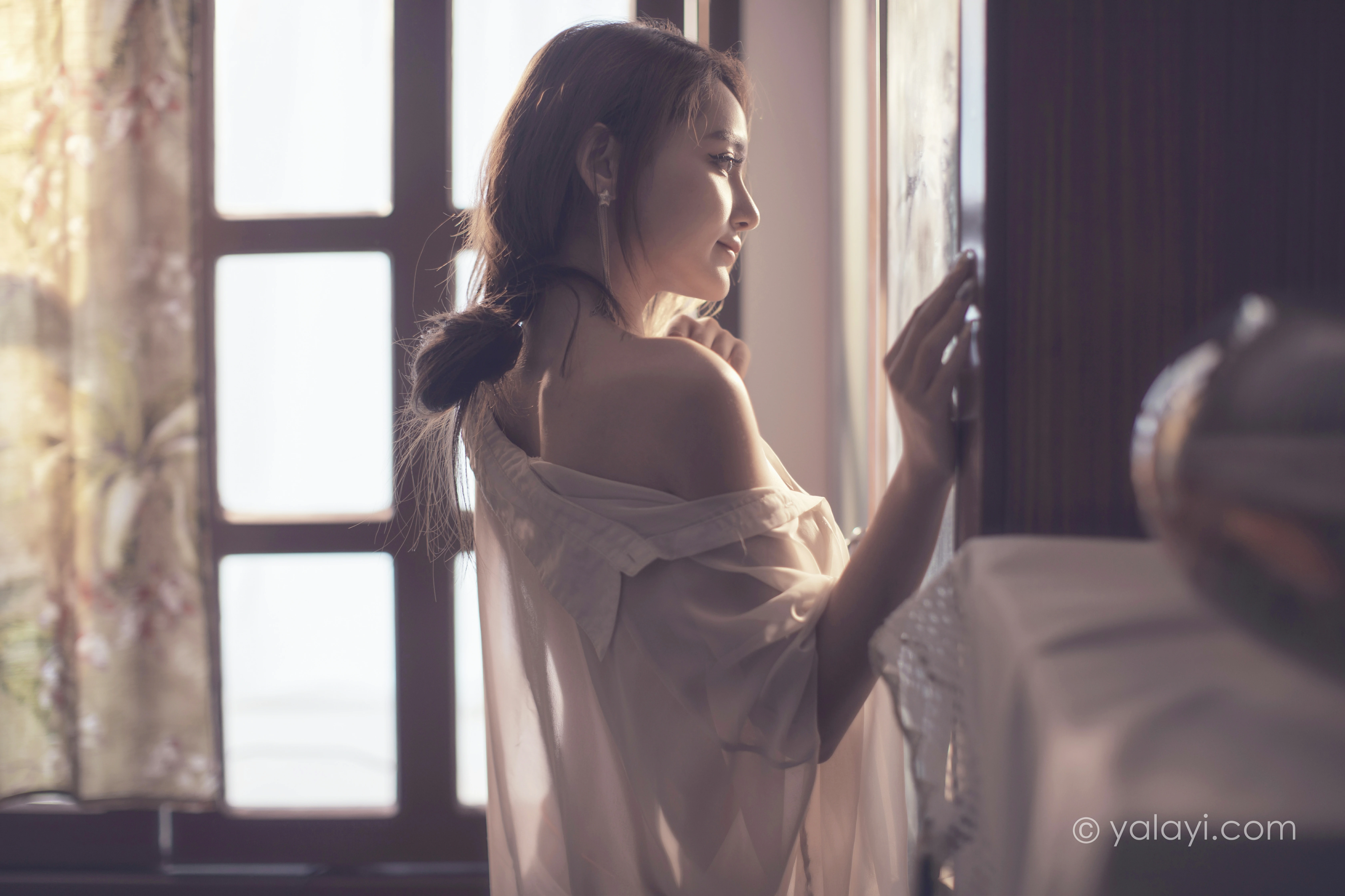 [YALAYI雅拉伊]NO.803 若有思 梓杨 白色透视衬衫居家性感私房写真集第6张
