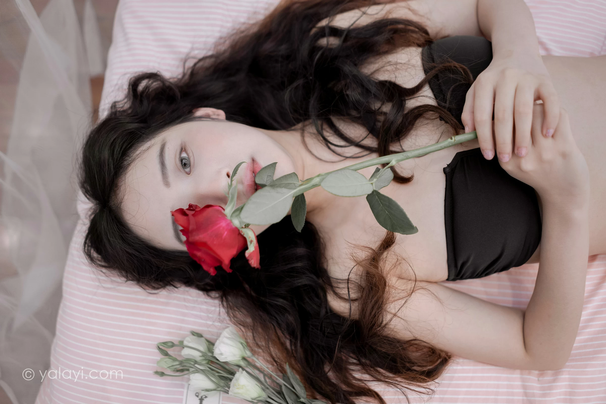 [YALAYI雅拉伊]NO.716 《对我说爱你》 西子 黑色内衣居家性感私房写真集第9张