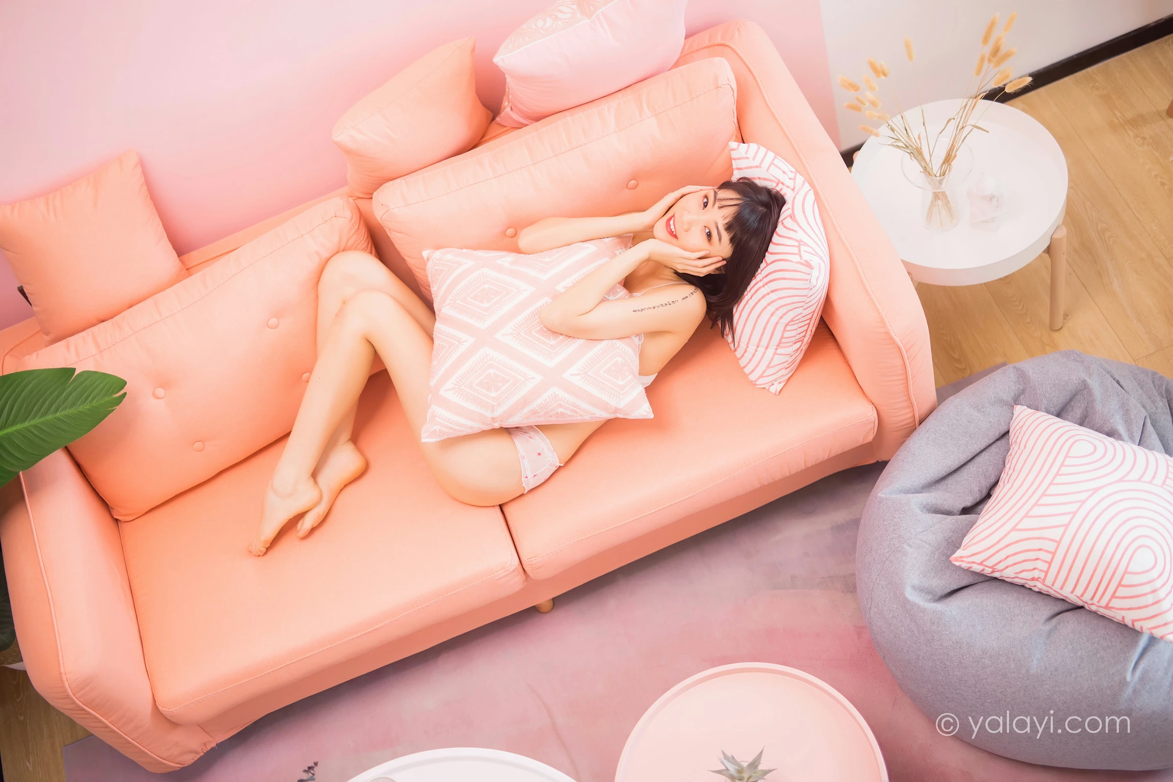 [YALAYI雅拉伊]NO.657 《粉色少女心》 粉粉 白色蕾丝内衣性感私房写真集第13张