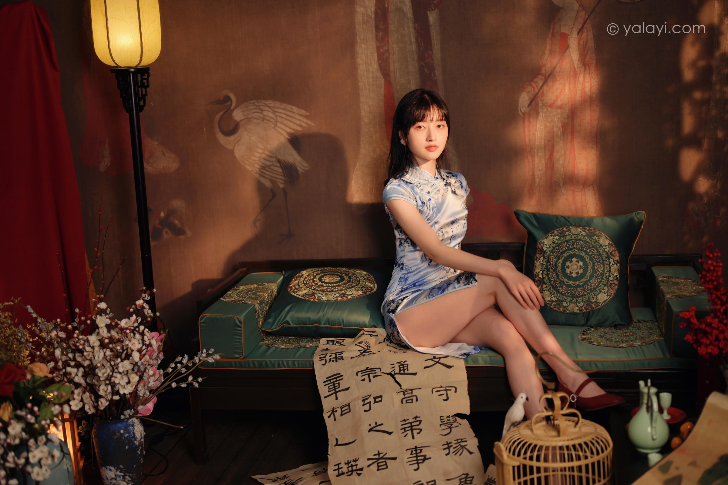 [YALAYI雅拉伊]2022.03.18 绝代芳华 京京 银色无袖旗袍民国风优雅写真集第1张