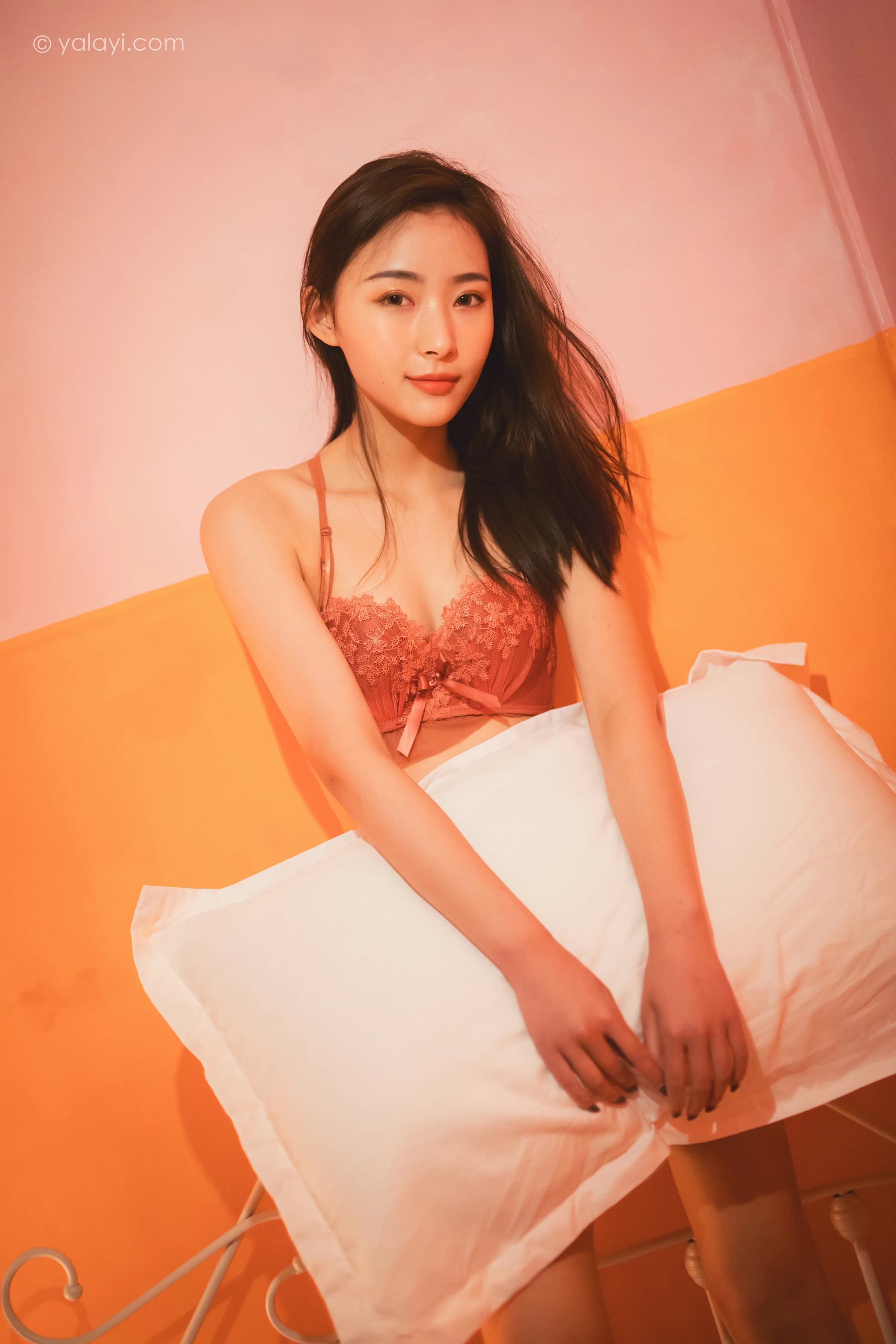 [YALAYI雅拉伊]NO.683 《暧昧》 海棠 粉色蕾丝内衣性感私房写真集第11张