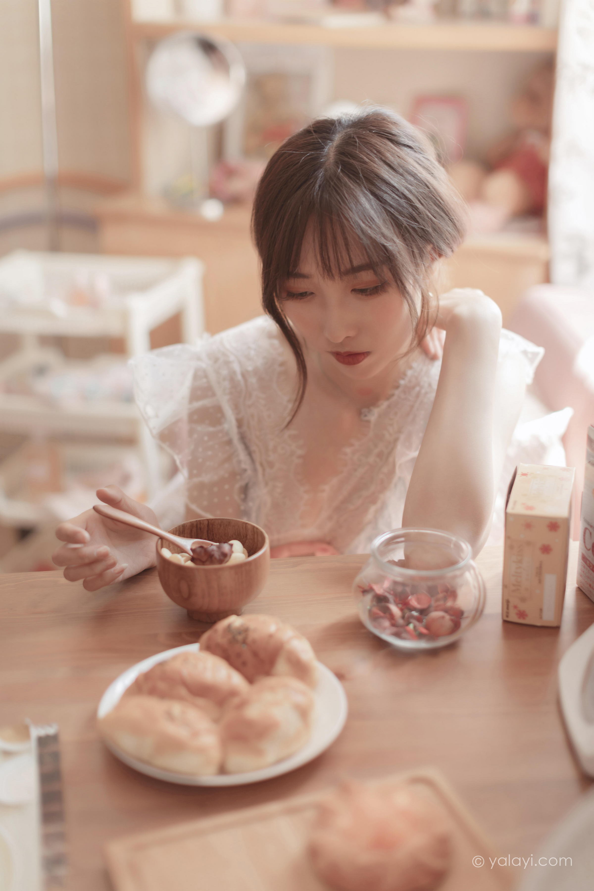 [YALAYI雅拉伊]2022.03.23 佳人有约 佳佳 透视情趣睡衣居家性感私房写真集第3张