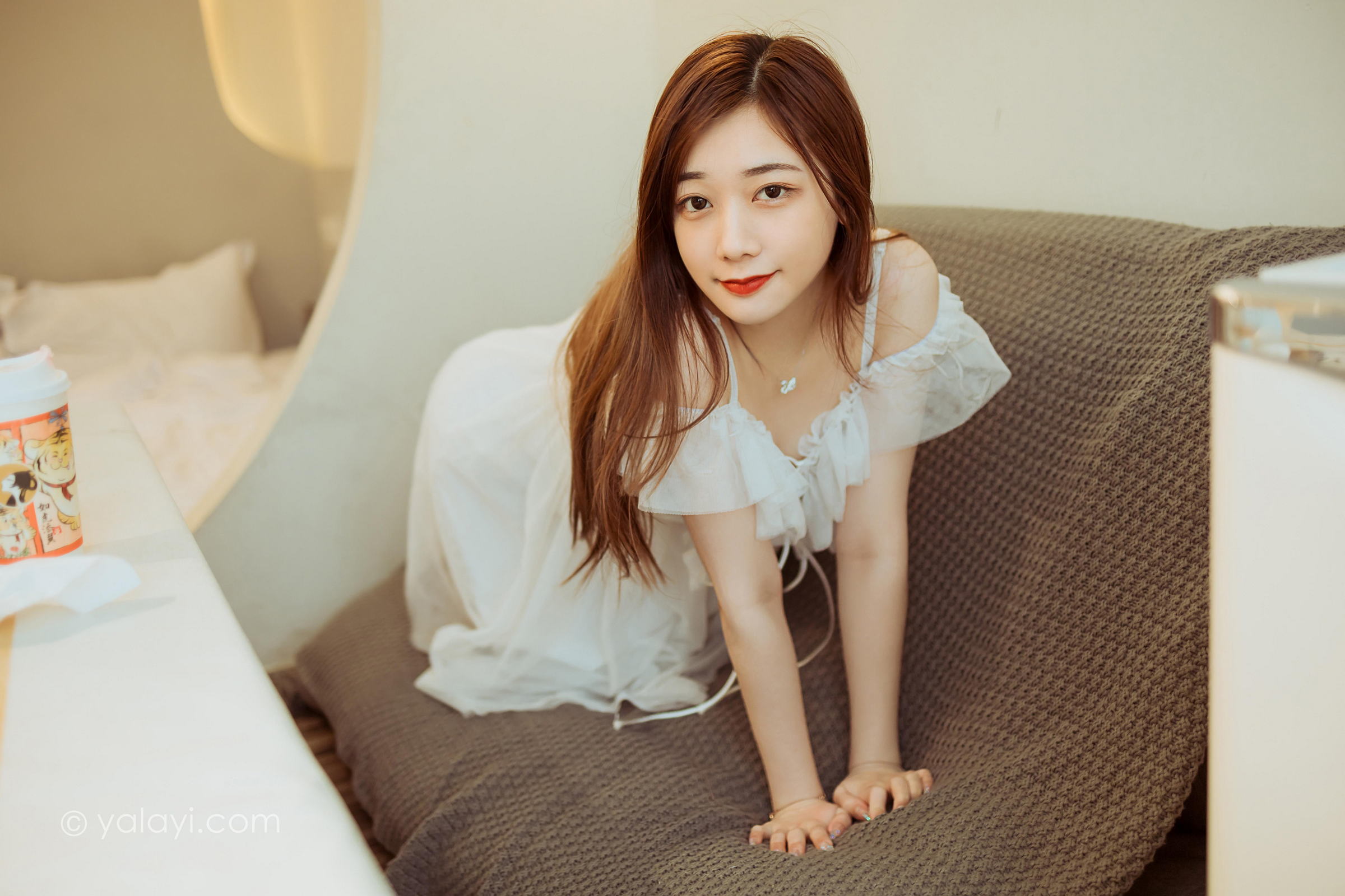 [YALAYI雅拉伊]2022.03.25 梦中情人 夜夜 白色吊带透视连衣裙居家性感写真集第8张