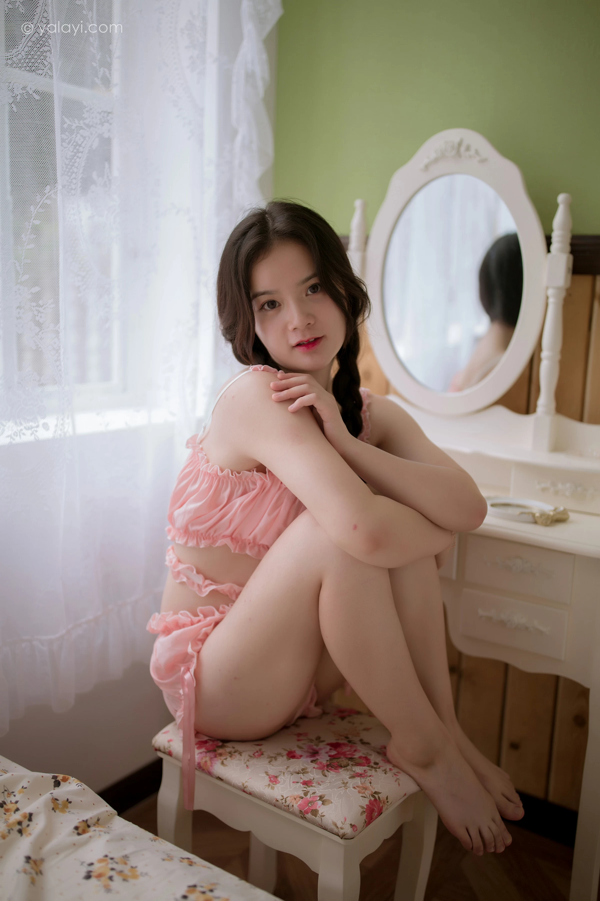 [YALAYI雅拉伊]NO.685 《周末的下午》 珍珠 粉色内衣加短裤与白色比基尼泳装性感私房写真集第8张