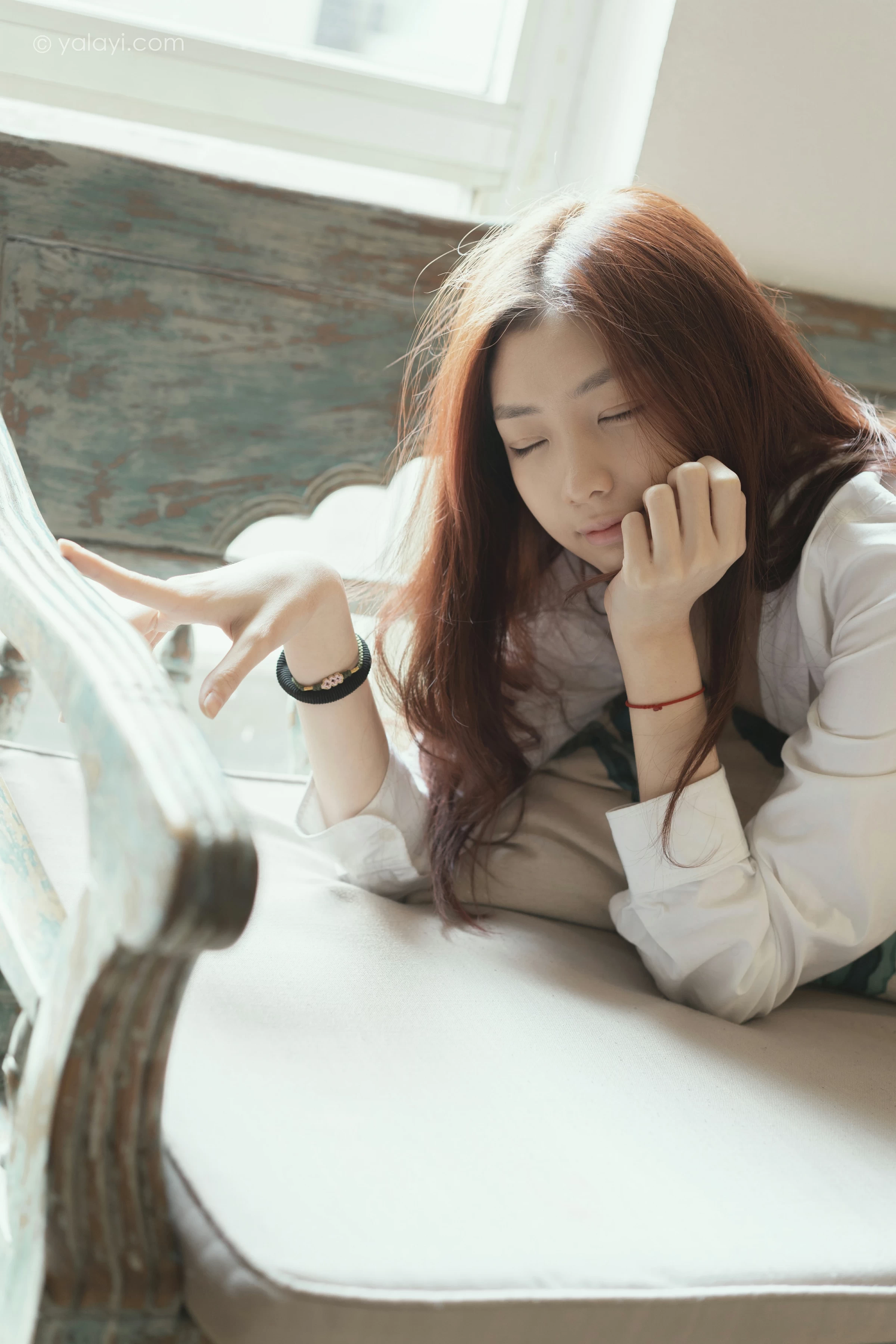 [YALAYI雅拉伊]NO.711 《礼物》 鸭鸭 白色衬衫加黑色内衣性感私房写真集第9张