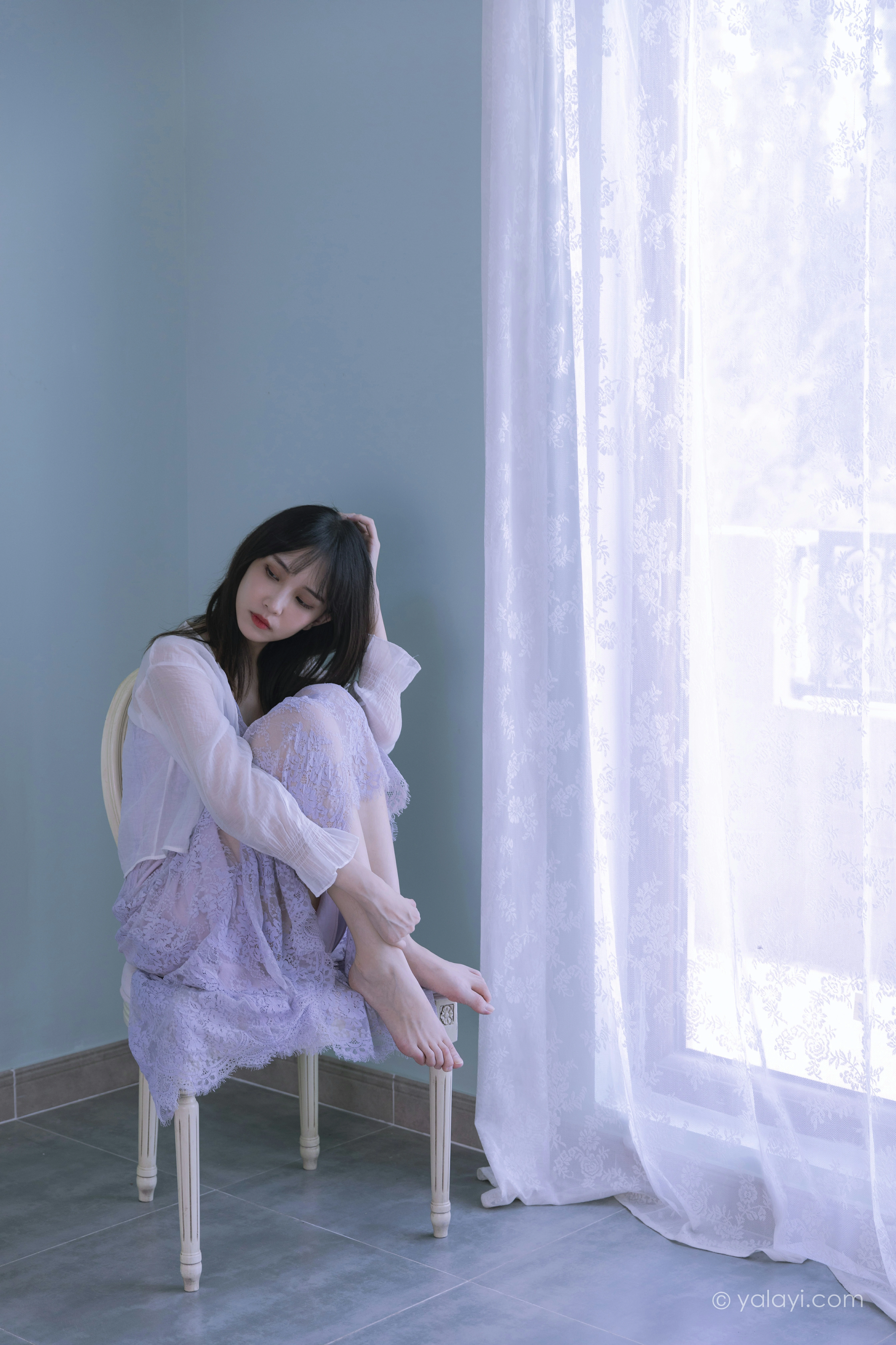 [YALAYI雅拉伊]NO.811 紫色的早晨 妍妍 白色透视蕾丝连衣裙居家私房写真集第6张