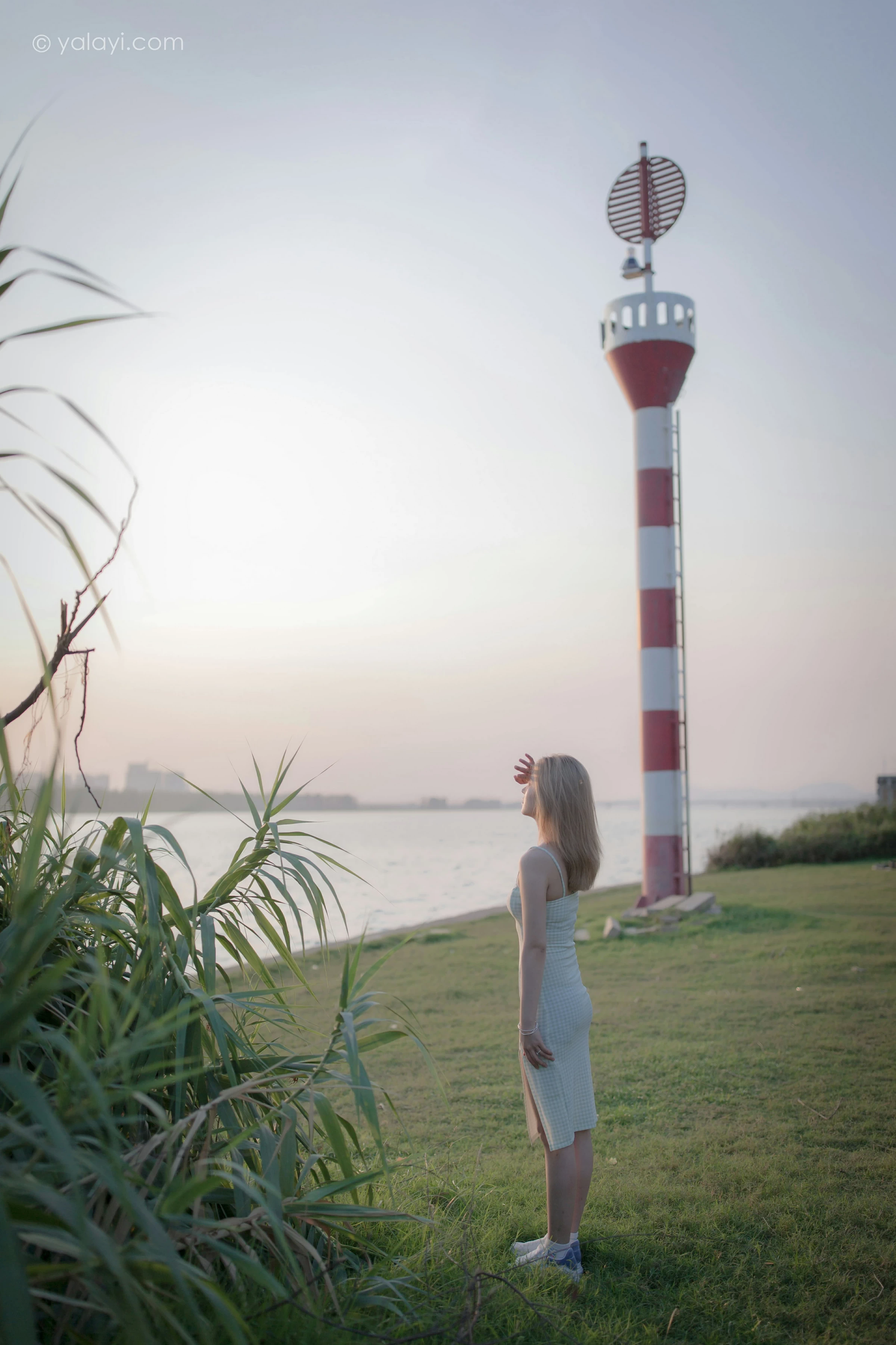 [YALAYI雅拉伊]NO.712 《风继续吹》 梦涵 紧身吊带连衣裙休闲写真第1张