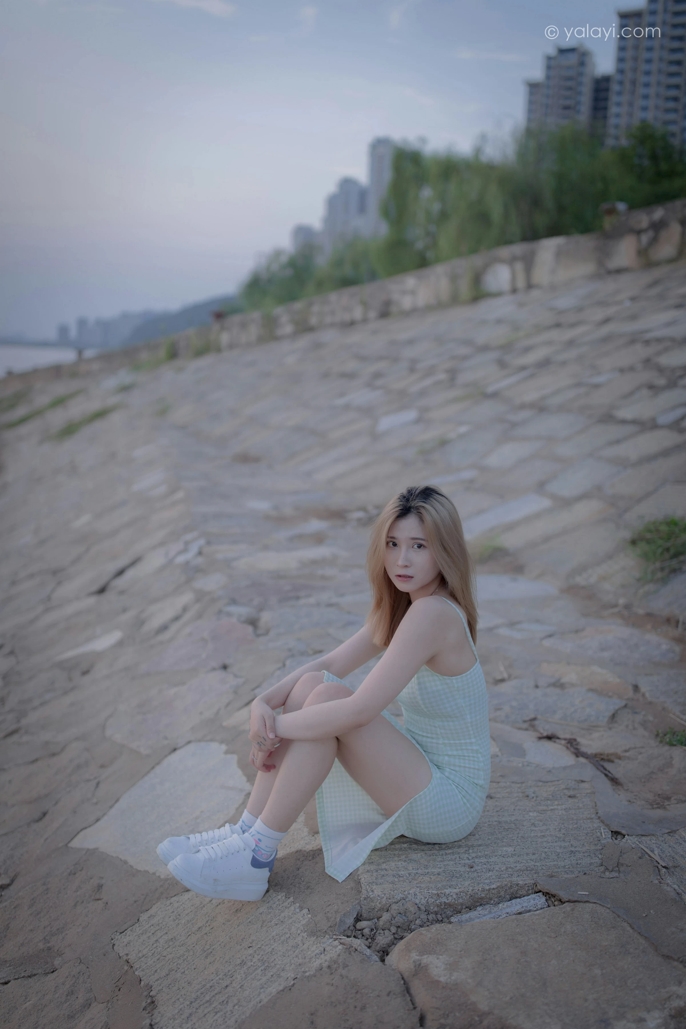 [YALAYI雅拉伊]NO.712 《风继续吹》 梦涵 紧身吊带连衣裙休闲写真第15张