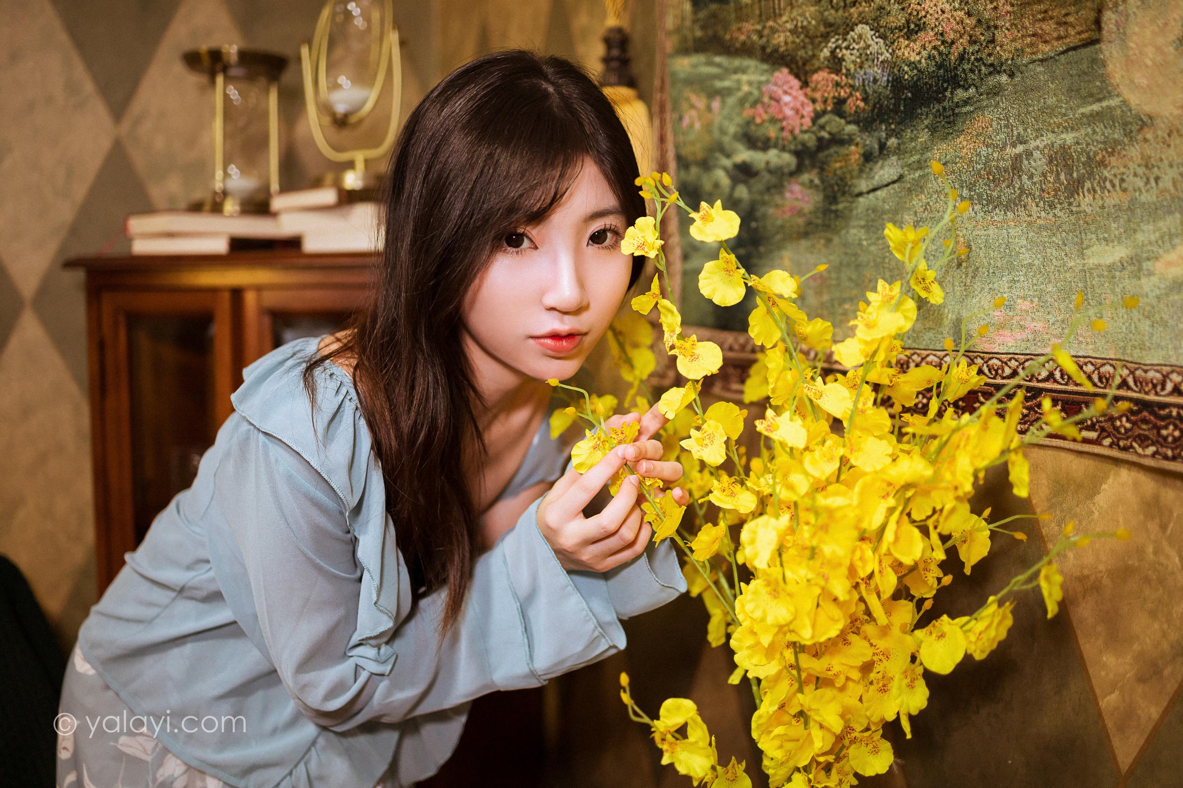 [YALAYI雅拉伊]2022.08.19 一去不复返 小乔 灰色外套加吊带连衣裙清纯写真集第9张