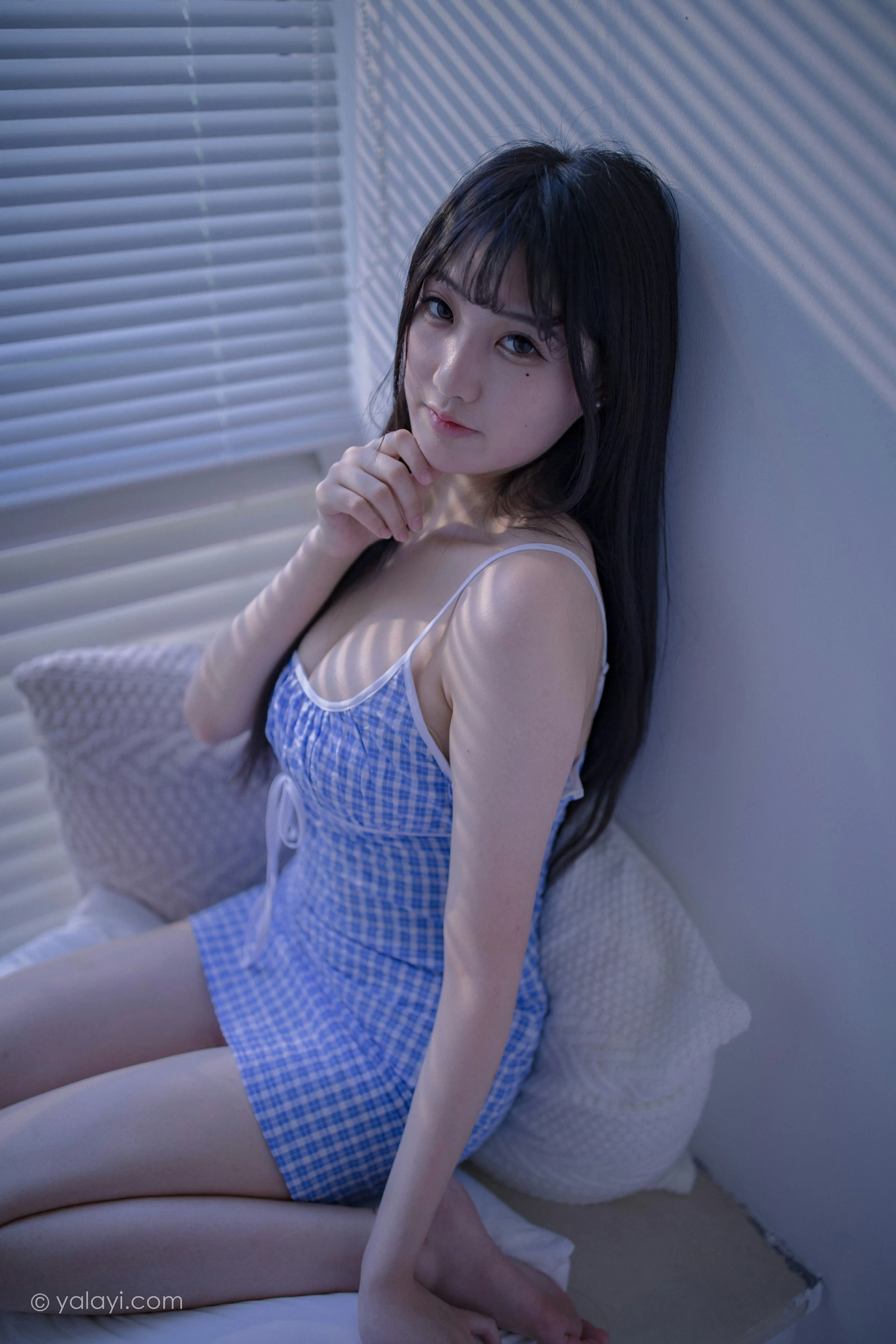[YALAYI雅拉伊]NO.687 《蓝》 瓶儿 蓝色紧身吊带连衣裙性感私房写真集第5张