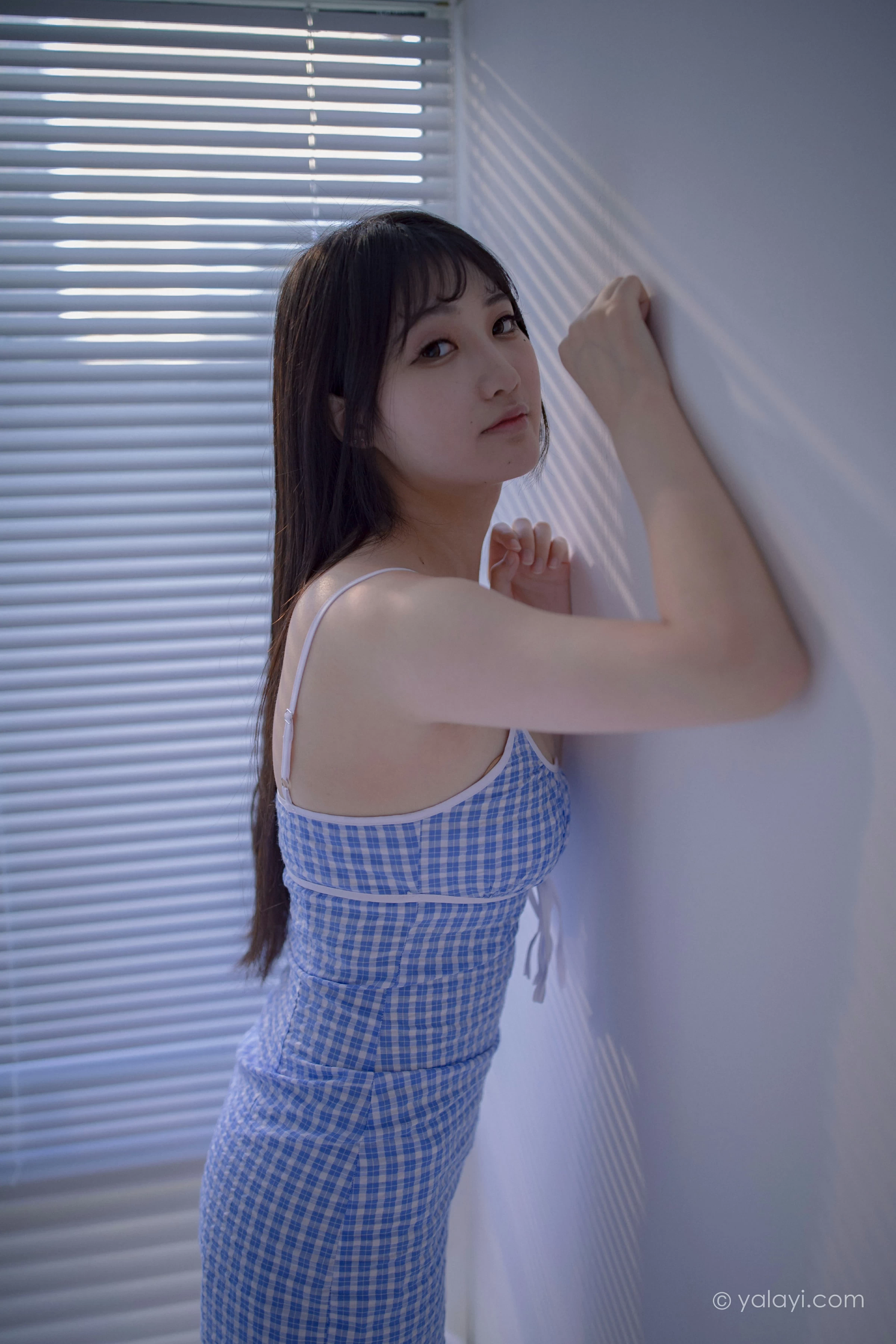 [YALAYI雅拉伊]NO.687 《蓝》 瓶儿 蓝色紧身吊带连衣裙性感私房写真集第17张