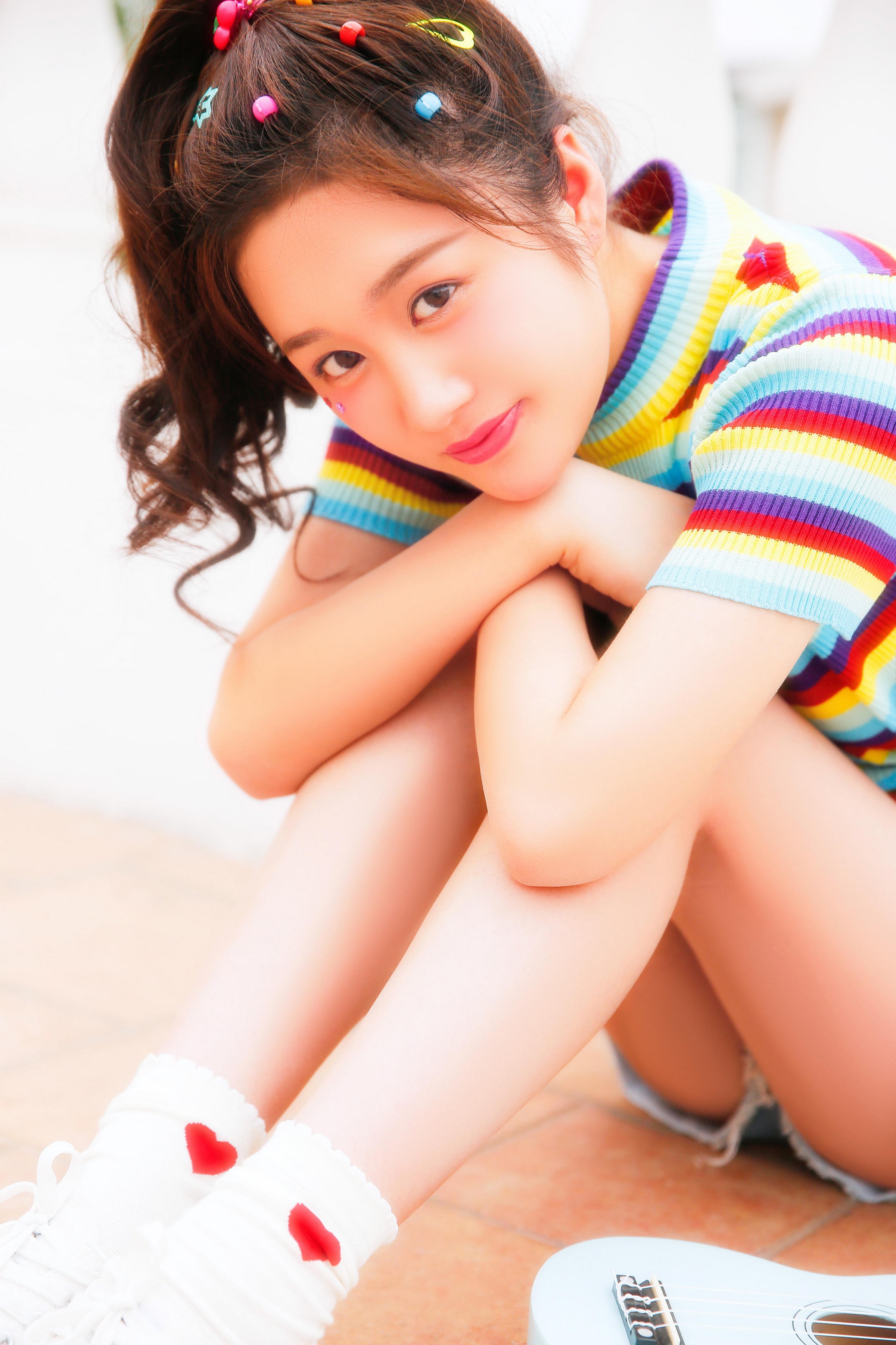 [YALAYI雅拉伊]2022.06.01 希望 清纯少女 白色和服与彩色短袖加牛仔短裤写真集第7张