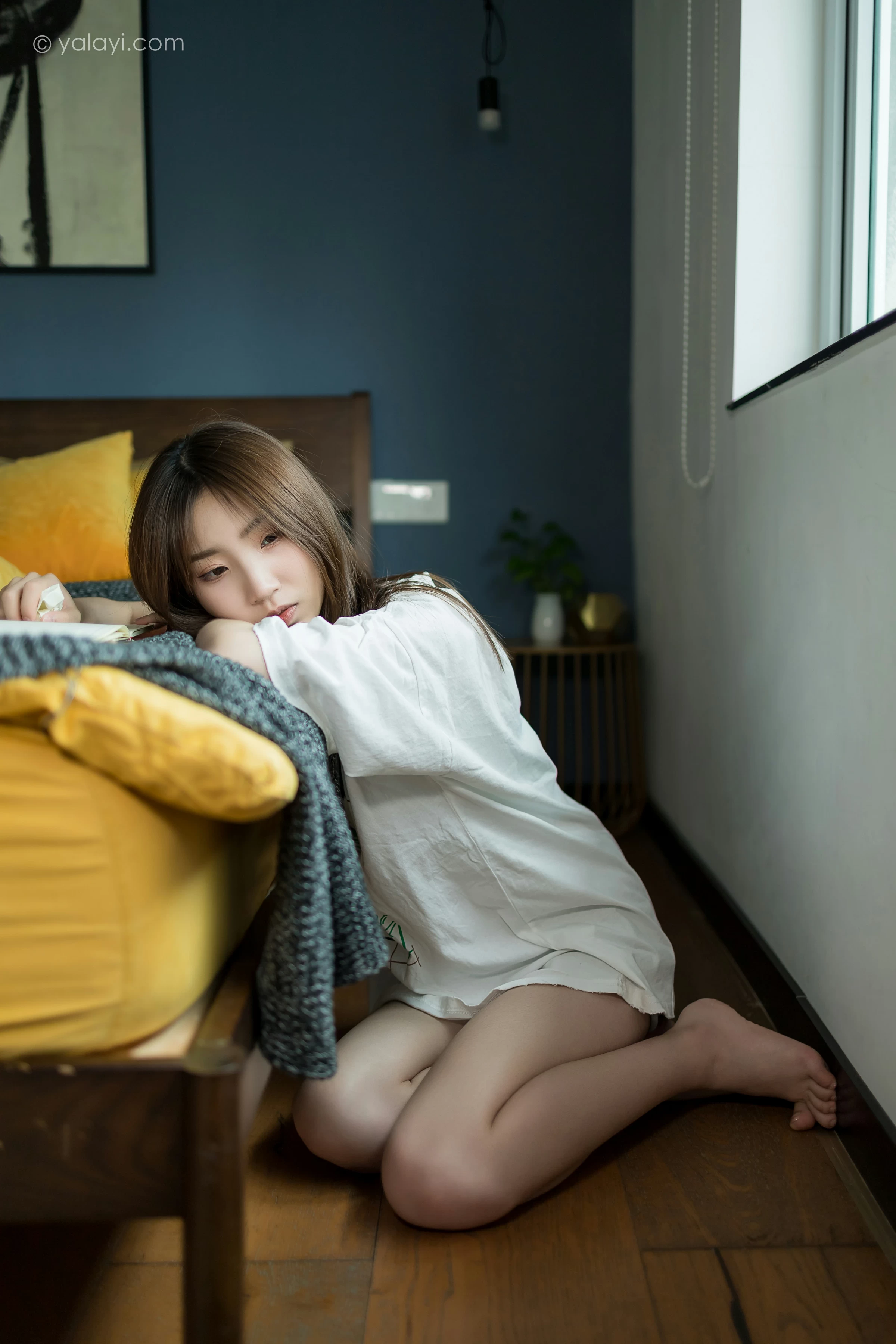 [YALAYI雅拉伊]NO.693 《好心分手》 小乔 白色连身短袖居家私房写真集第3张