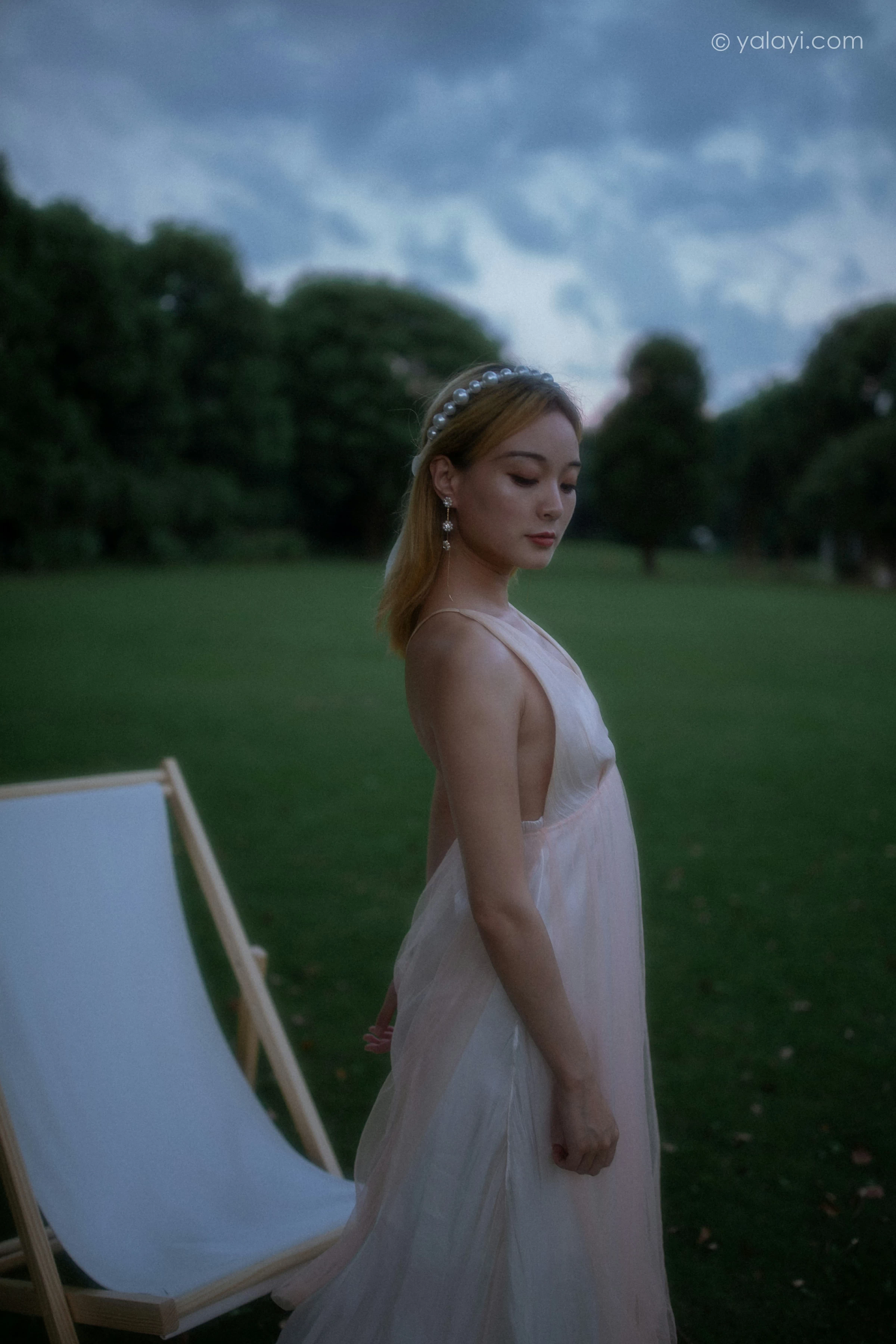 [YALAYI雅拉伊]NO.695 《救赎》 米粒米粒 粉色吊带连衣裙写真第12张